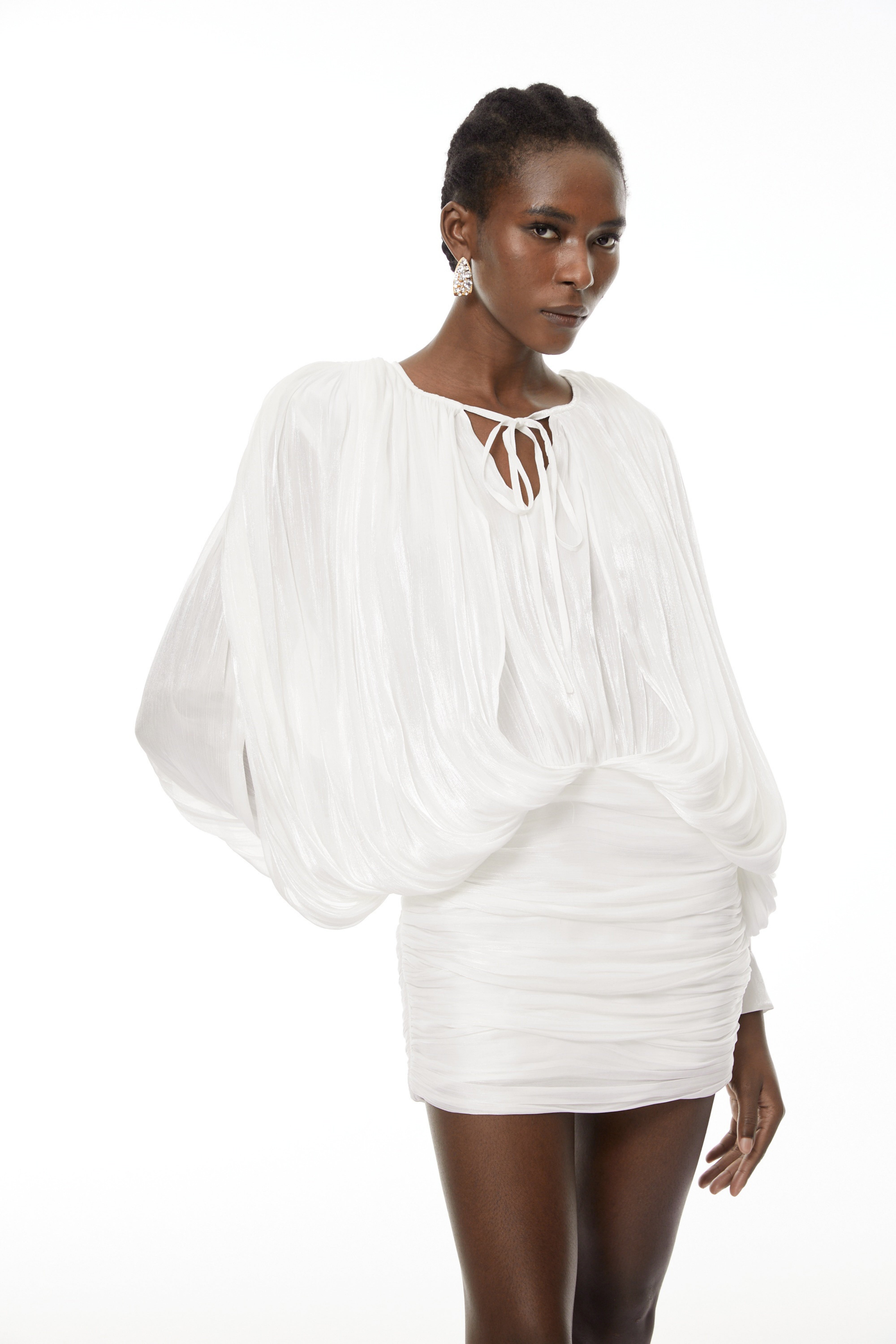 فستان قصير بالكامل مطوي بالكامل من Lumi White