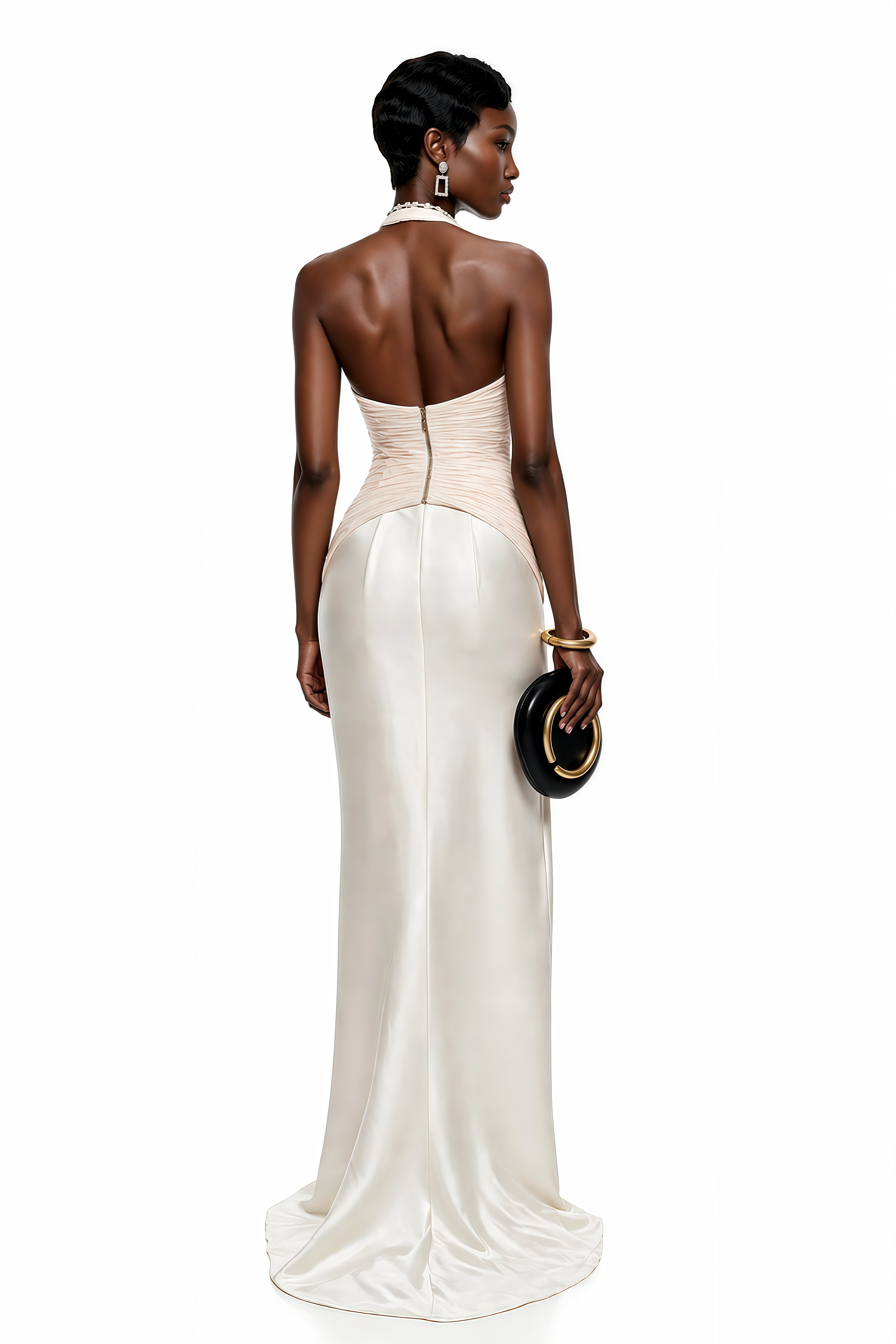 Robe dos nu ivoire avec un corsage plissé à encolure en V