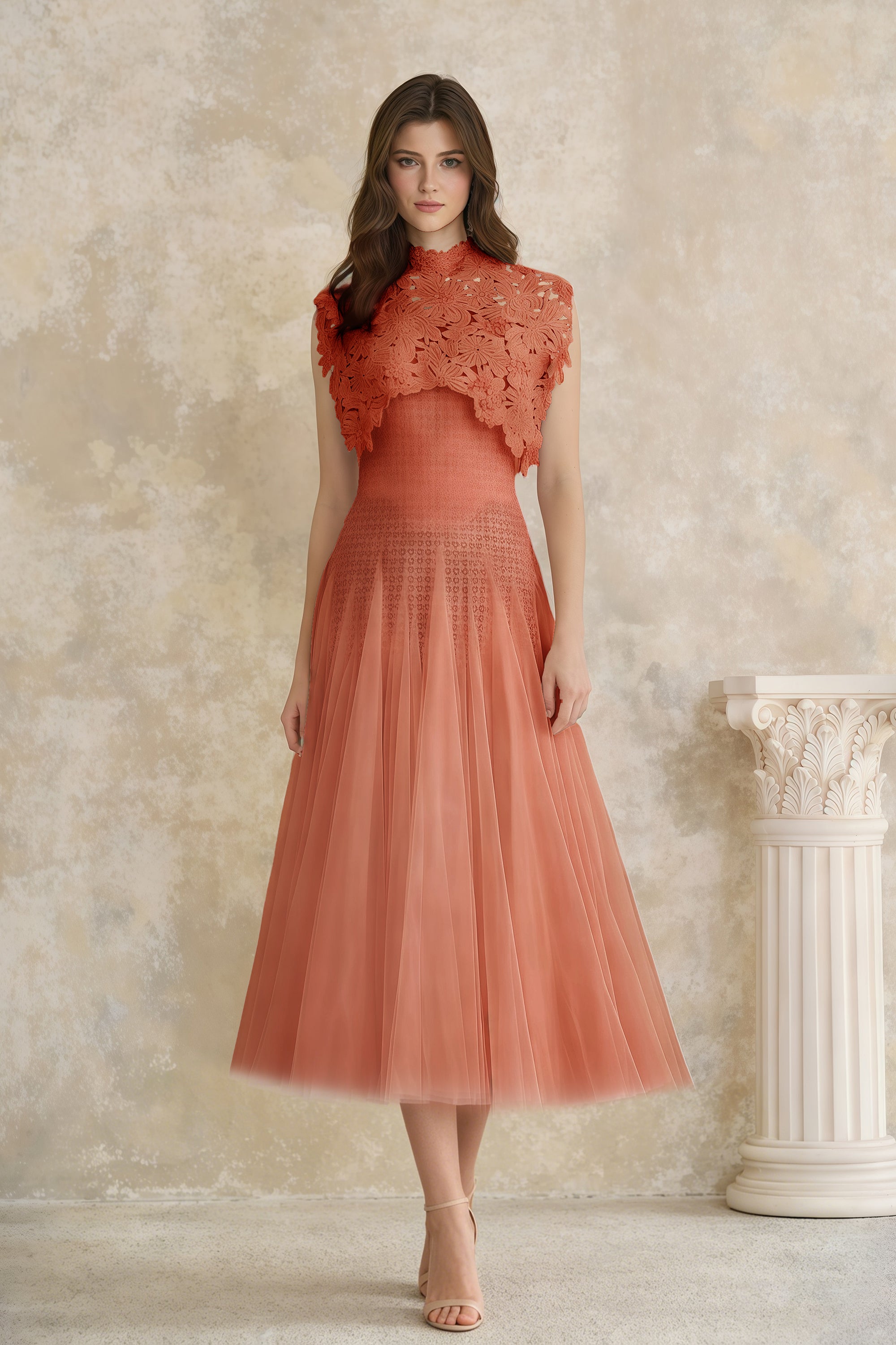 Margaret – Midi-Kleid mit Blumenmuster aus Häkelstoff in Orange