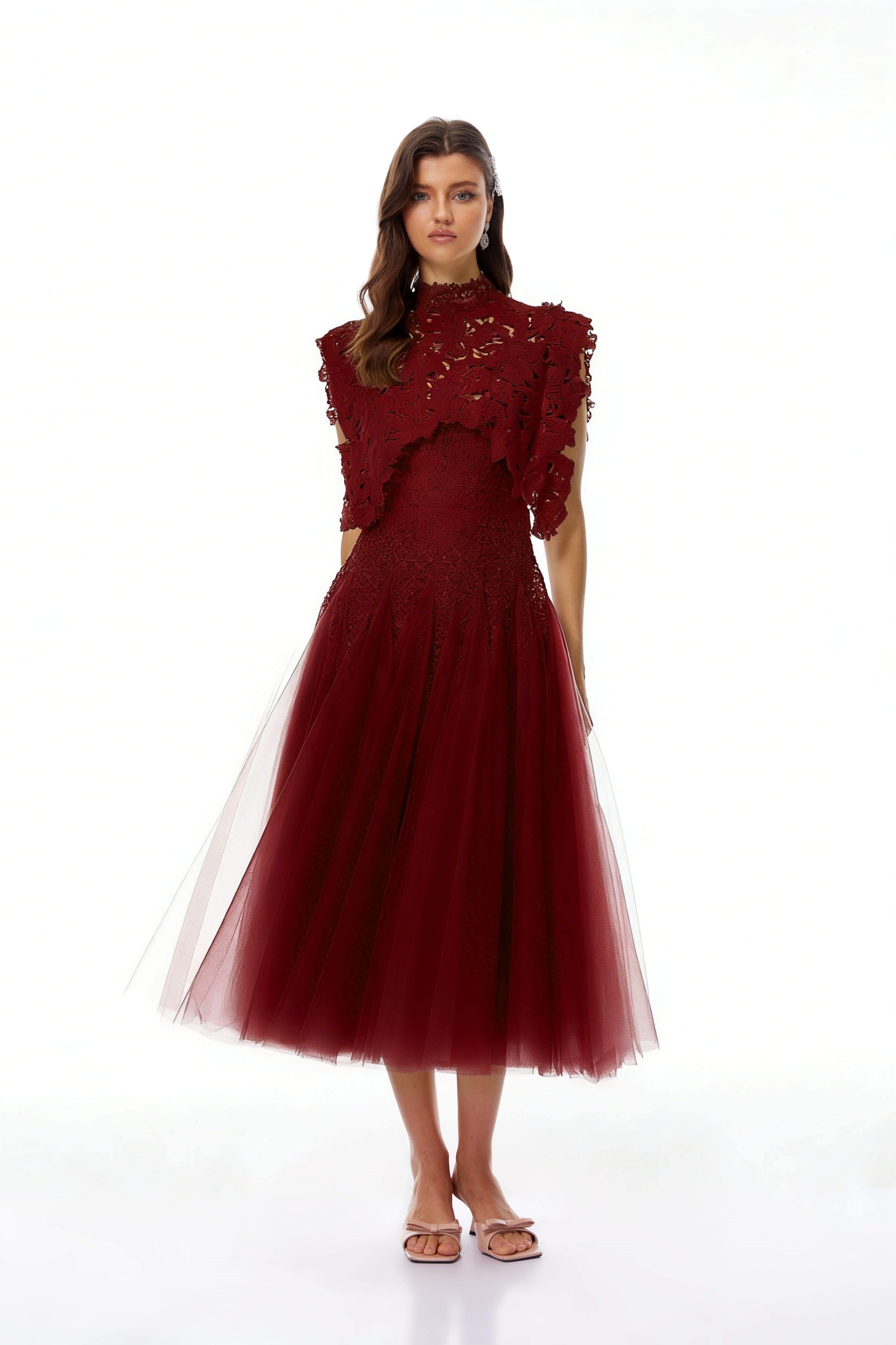 Margaret – Midi-Kleid mit rotem Blumenmuster aus Häkelstoff