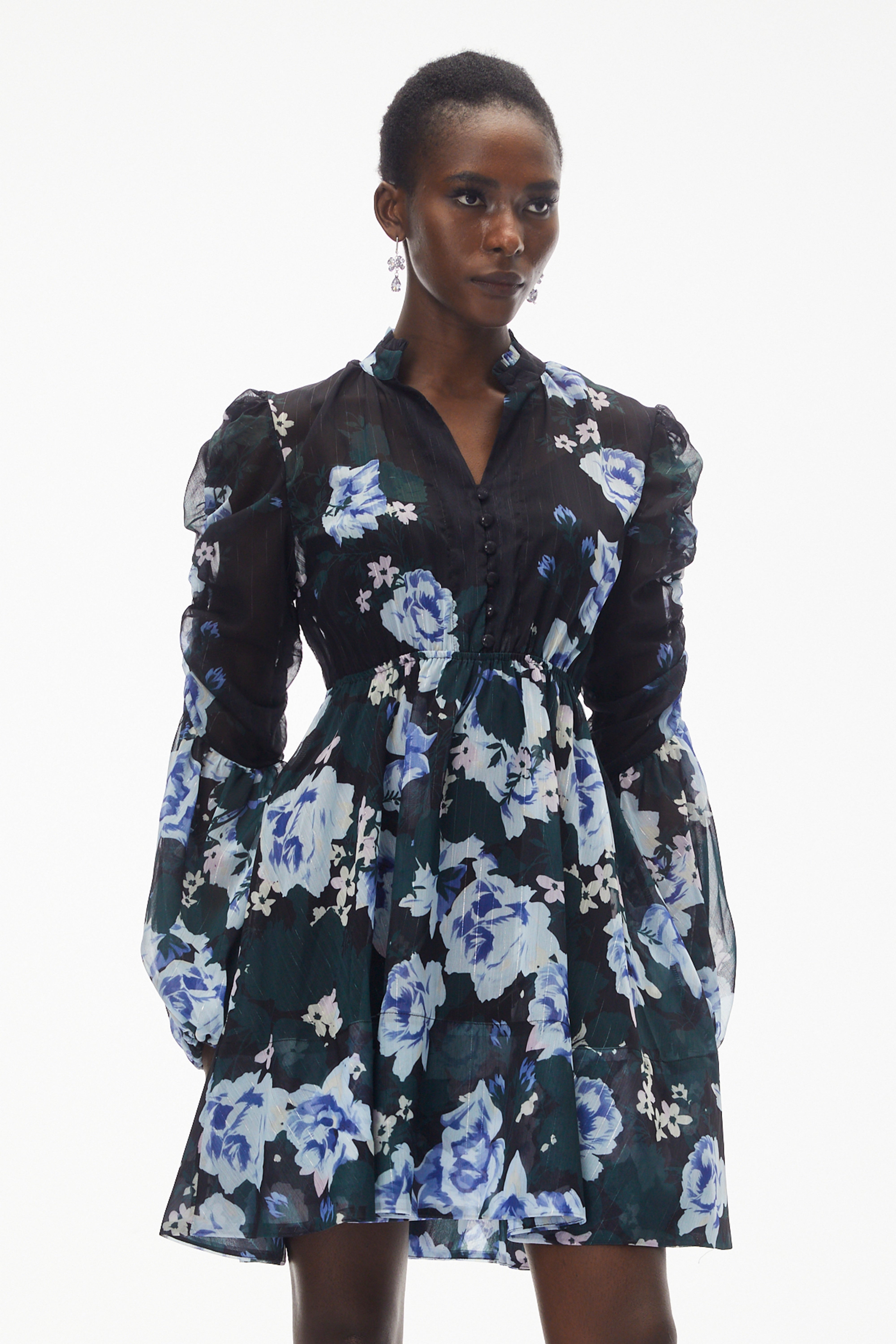 فستان قصير من مارثا بلاك بنقشة زهور