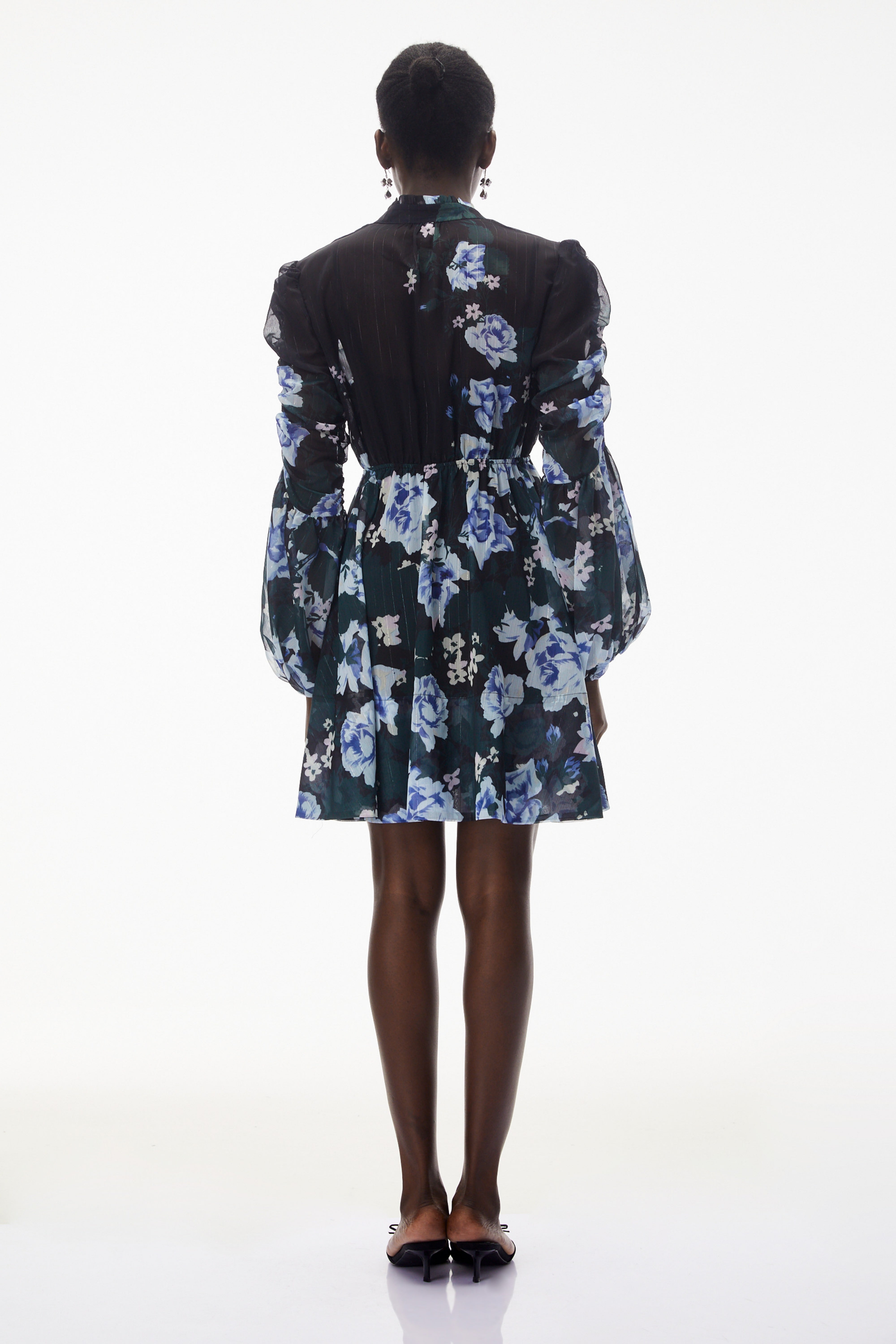 فستان قصير من مارثا بلاك بنقشة زهور