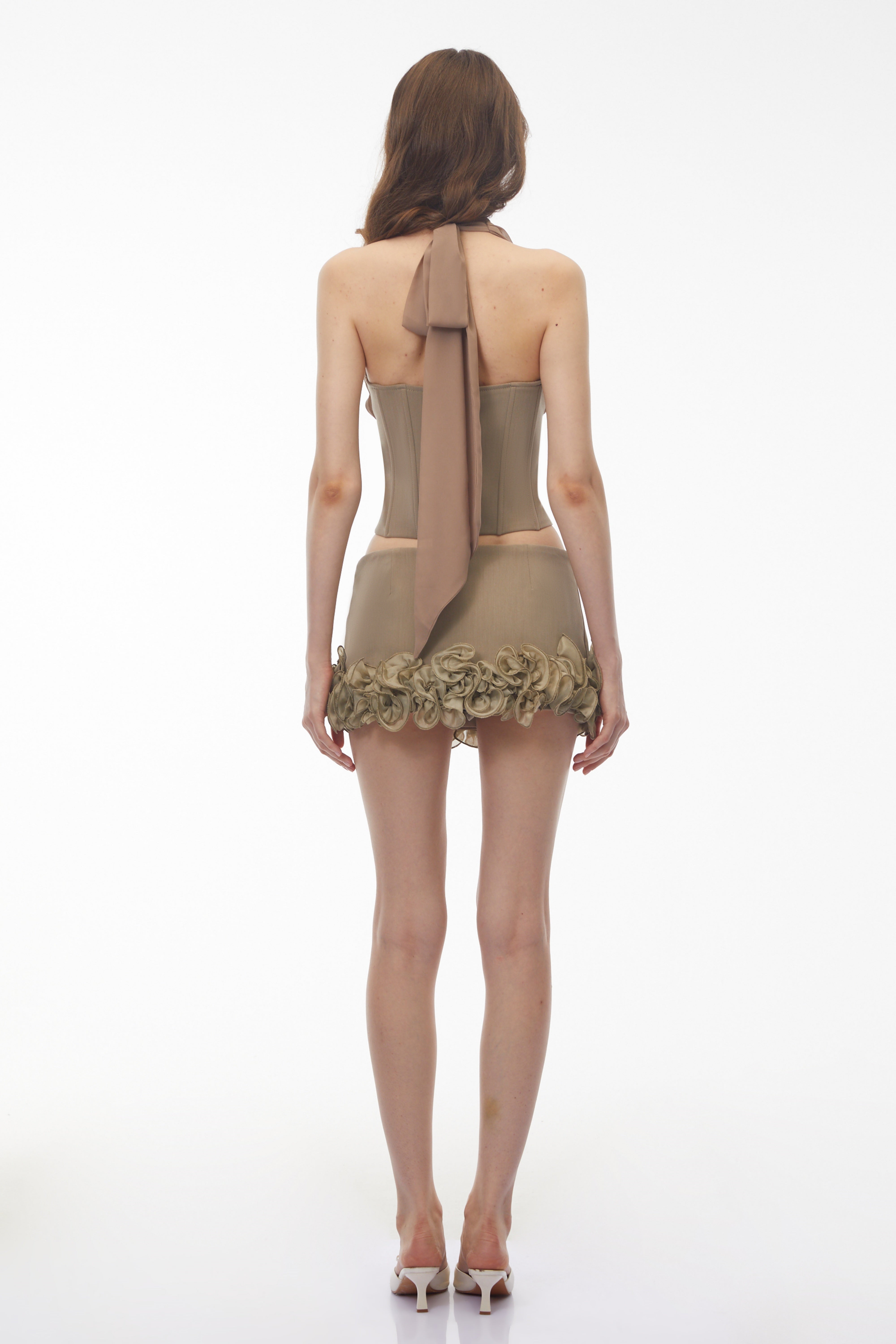 Ensemble composé d'un haut dos nu et d'une jupe à volants Nadiya, couleur kaki