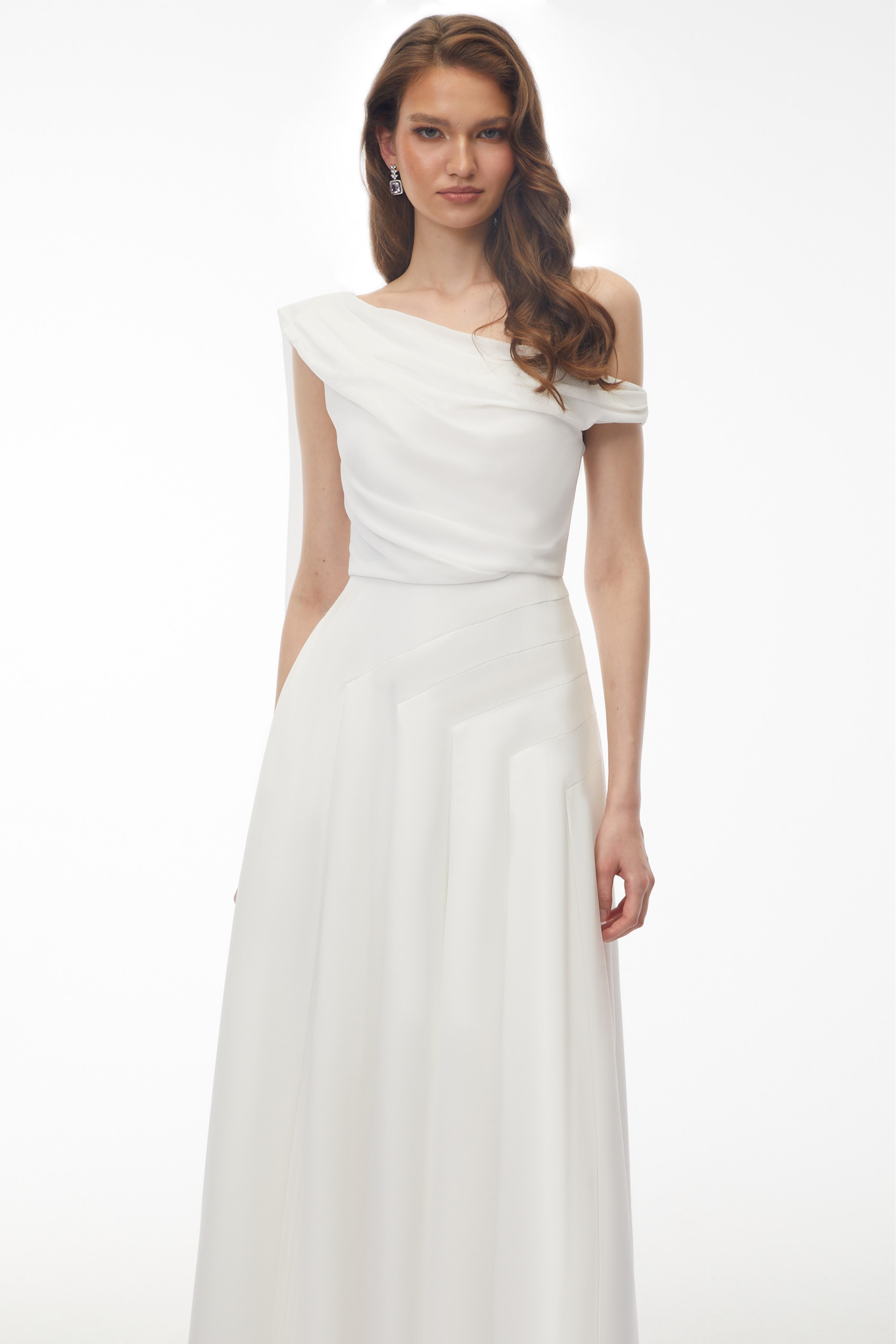 Robe longue asymétrique à épaules dénudées Noelle White