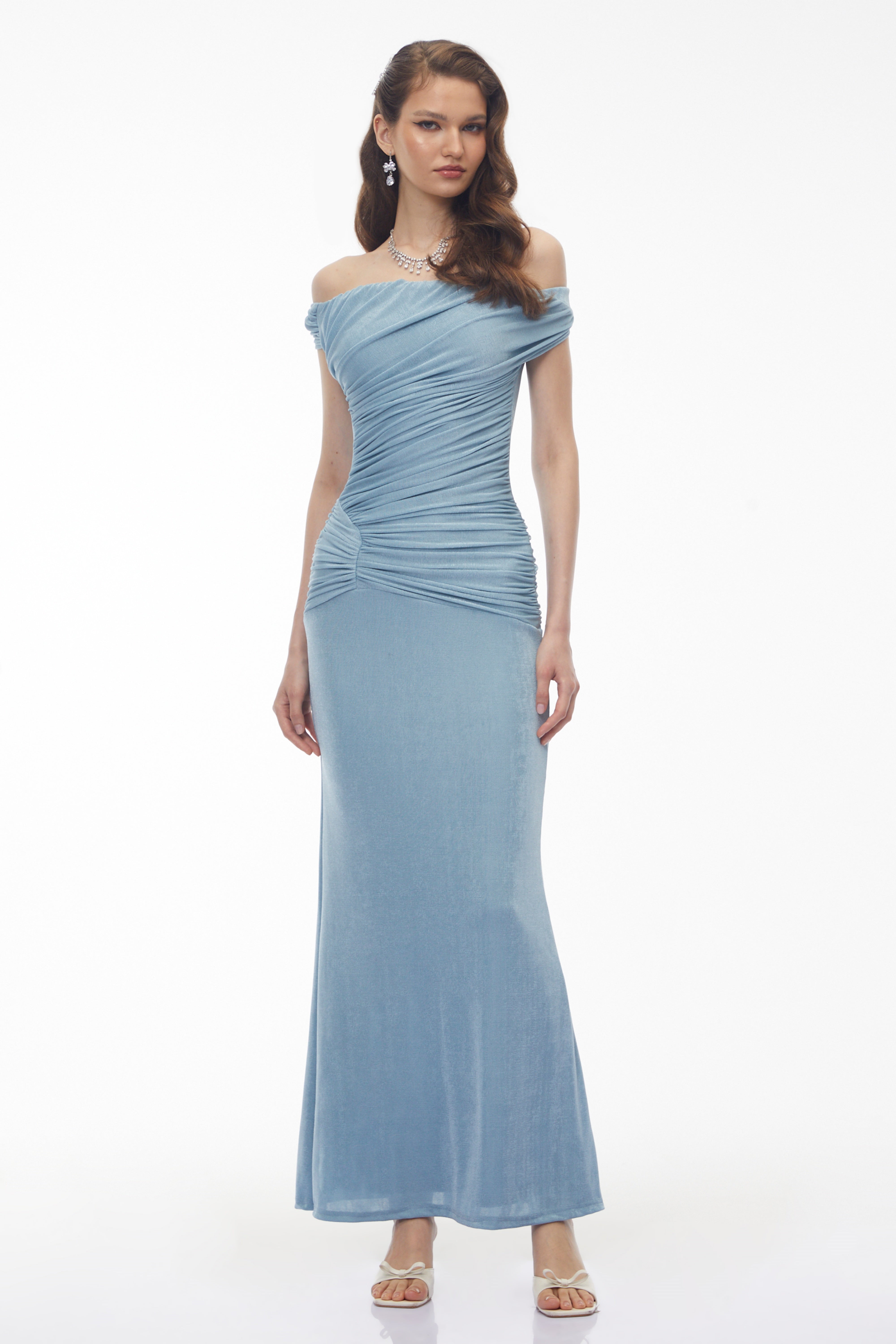 Robe longue asymétrique froncée Paula, bleu poussiéreux