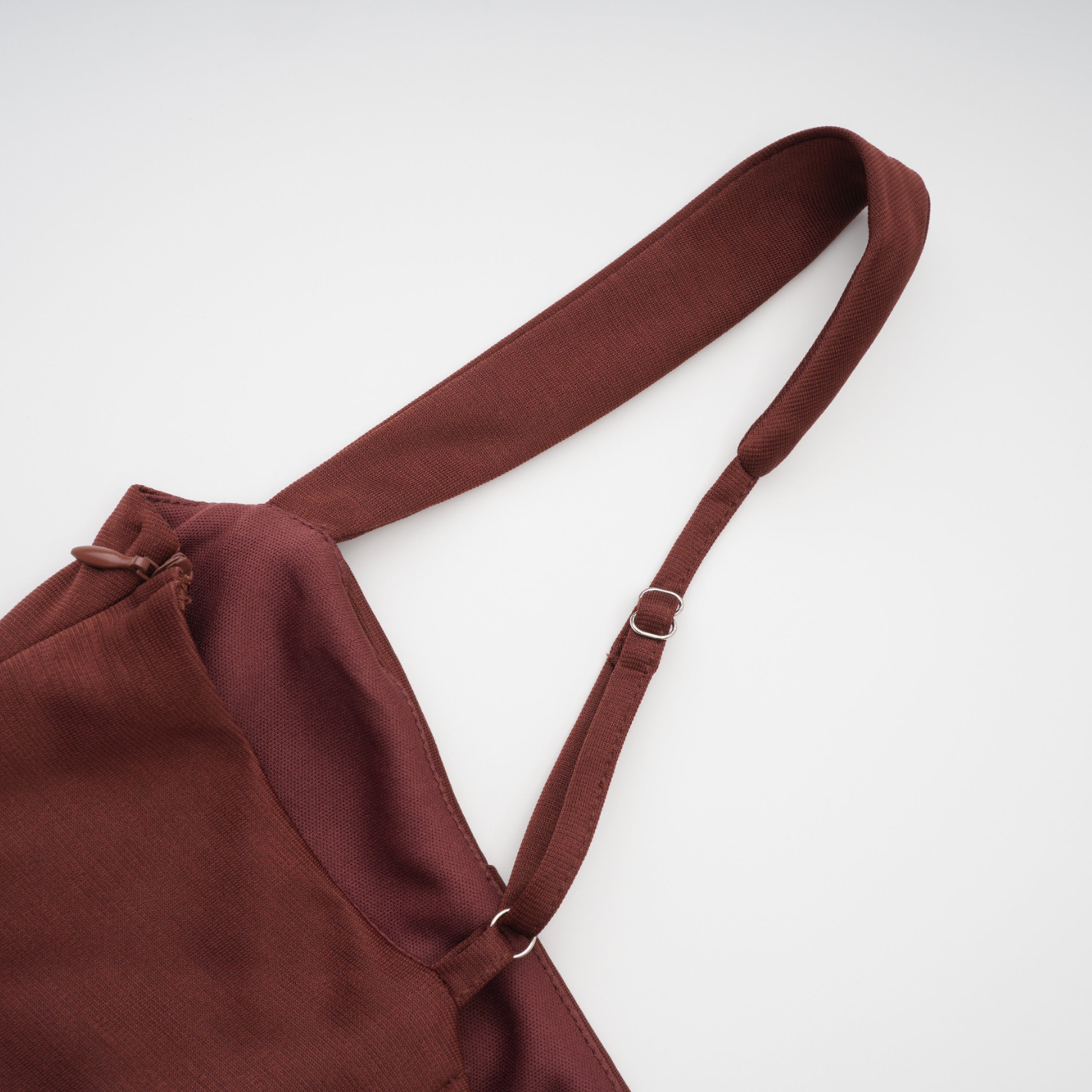 فستان طويل بياقة كورسيه مزركشة من Paulette Brown