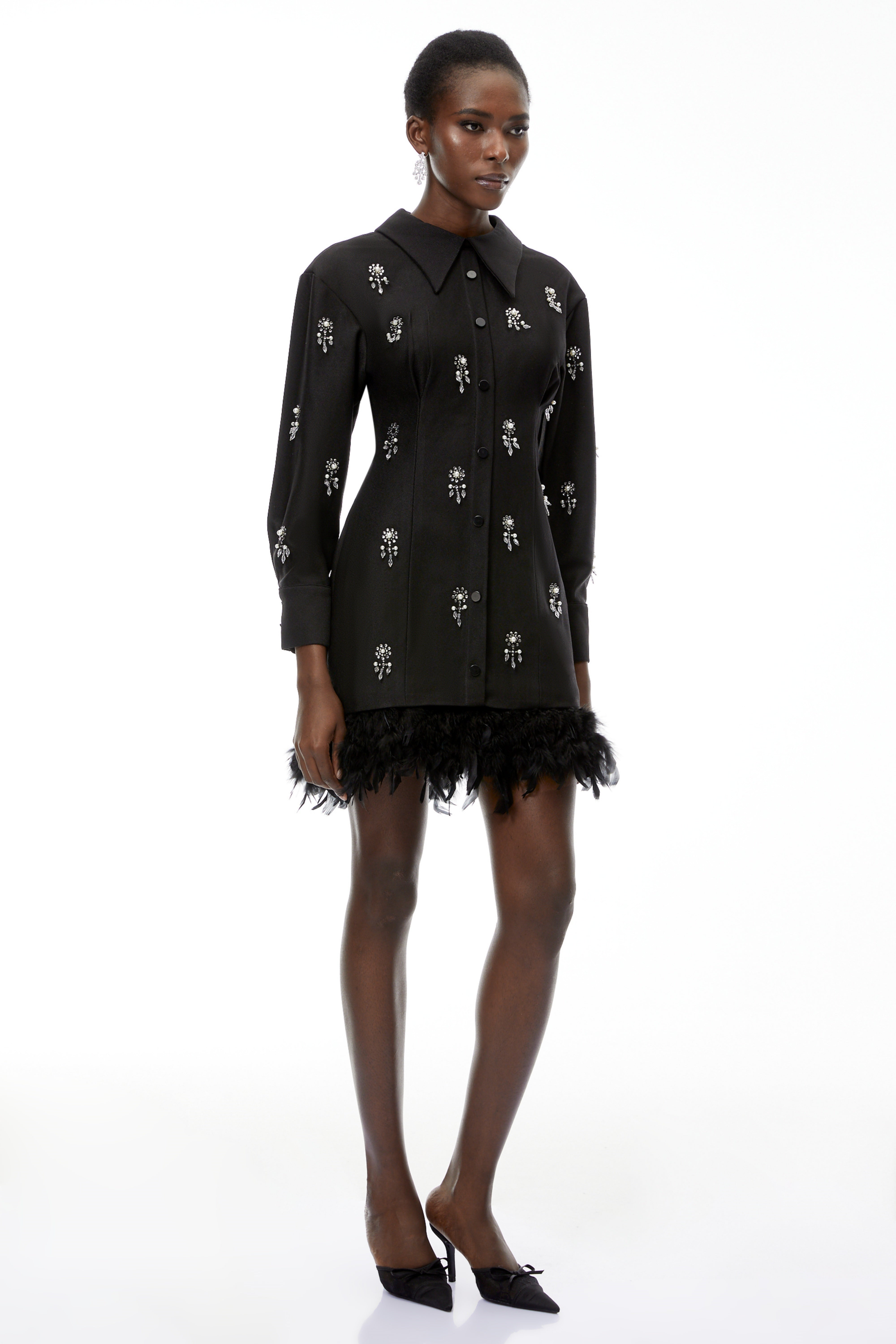 فستان قصير من "بينيلوبي بلاك" مزين بزخارف نباتية