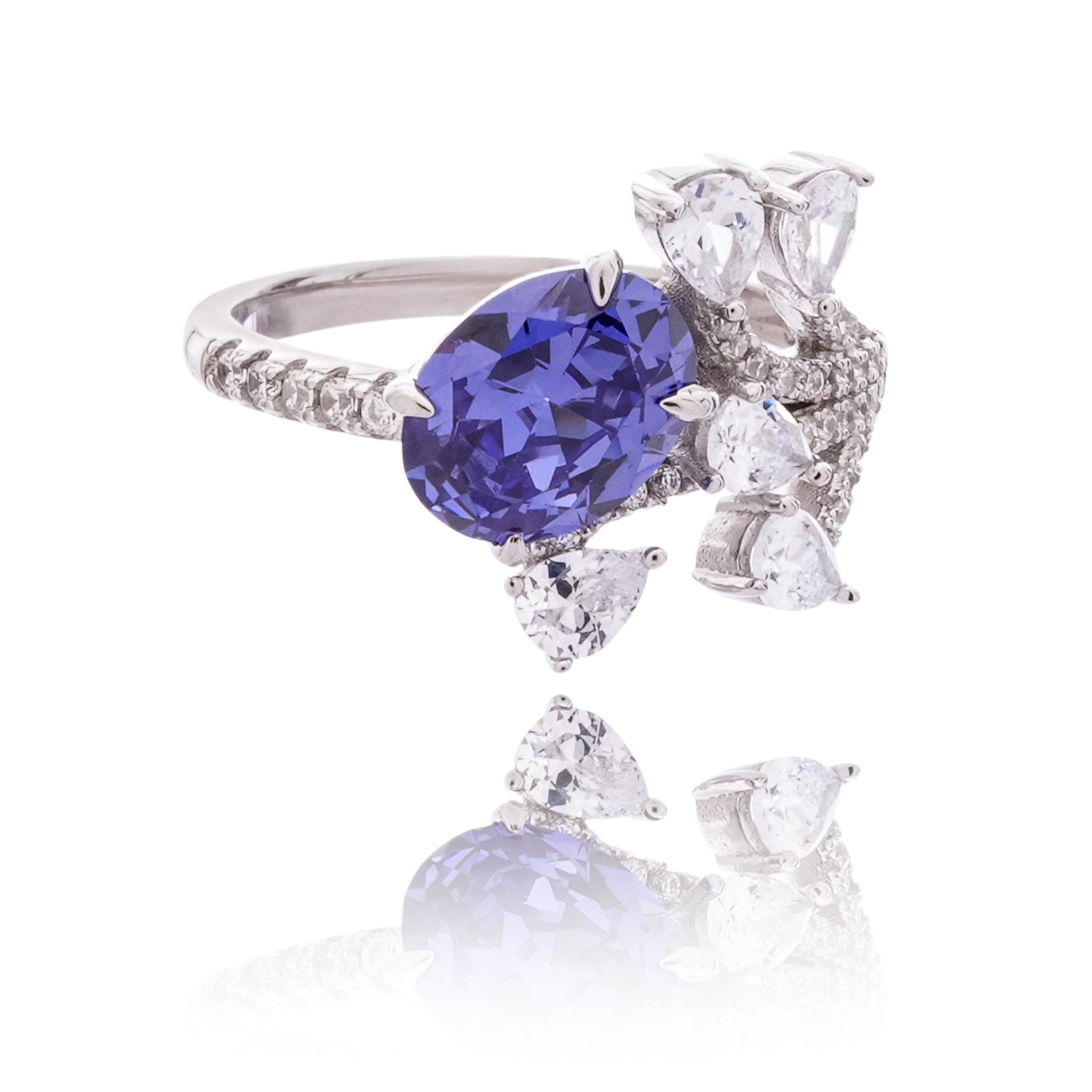 Océane Violet Blue Oval Cut Pear Cluster Crystal Sterling Silver Ring