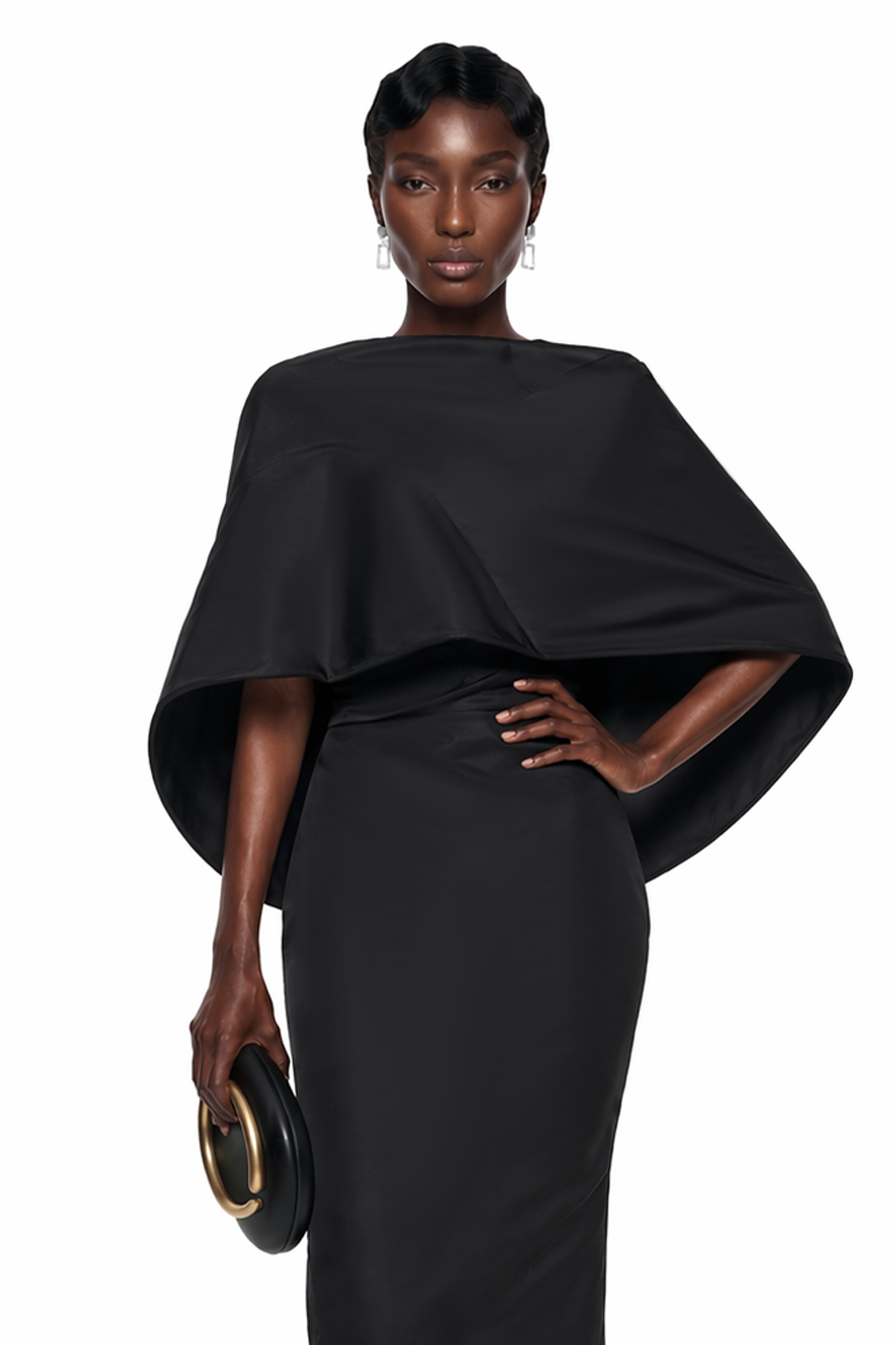 فستان طويل أسود من «كيروبينا» بكتف ملفوفة وكتف مزركش