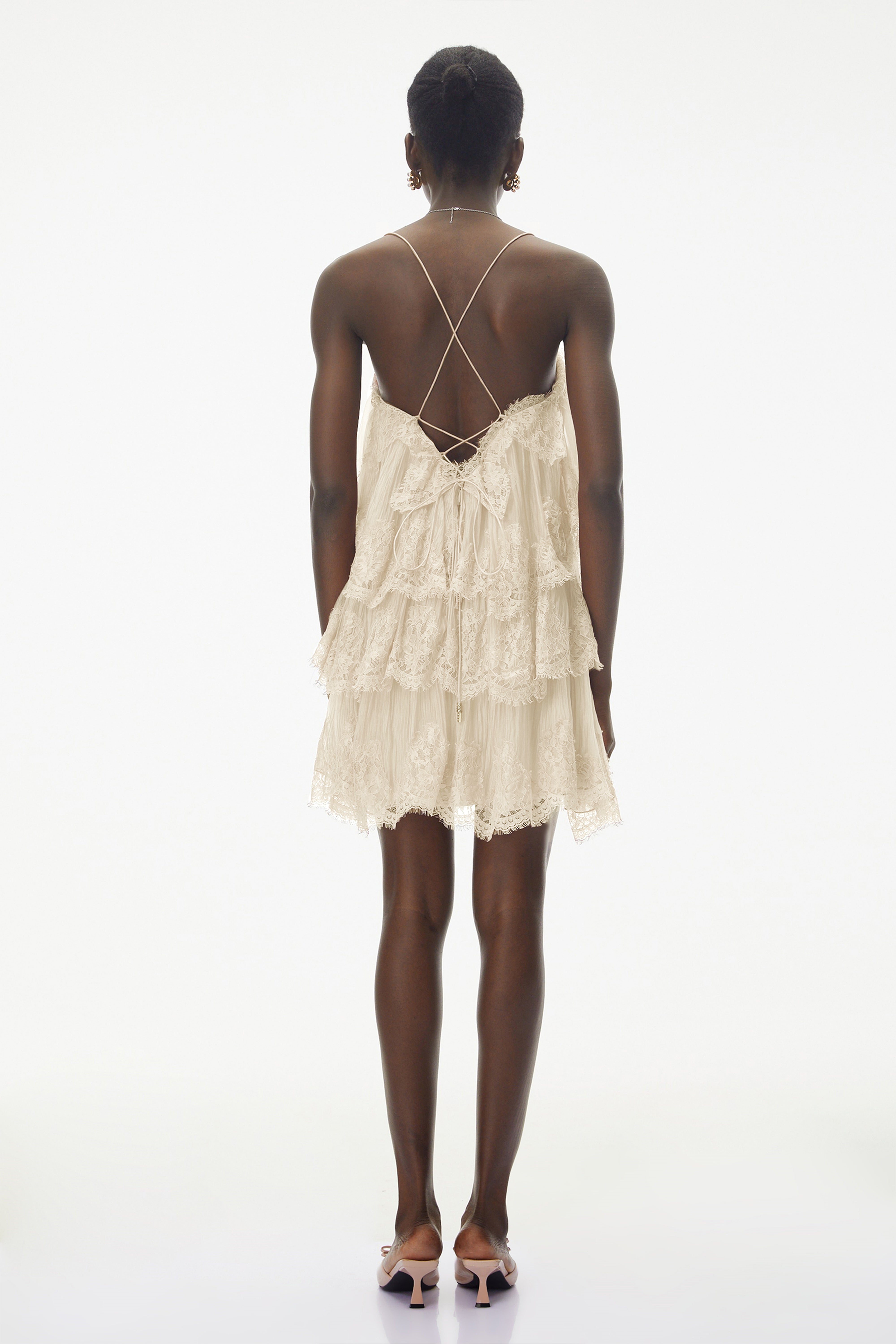 Mini-robe à volants Rachel Beige avec bordure en dentelle