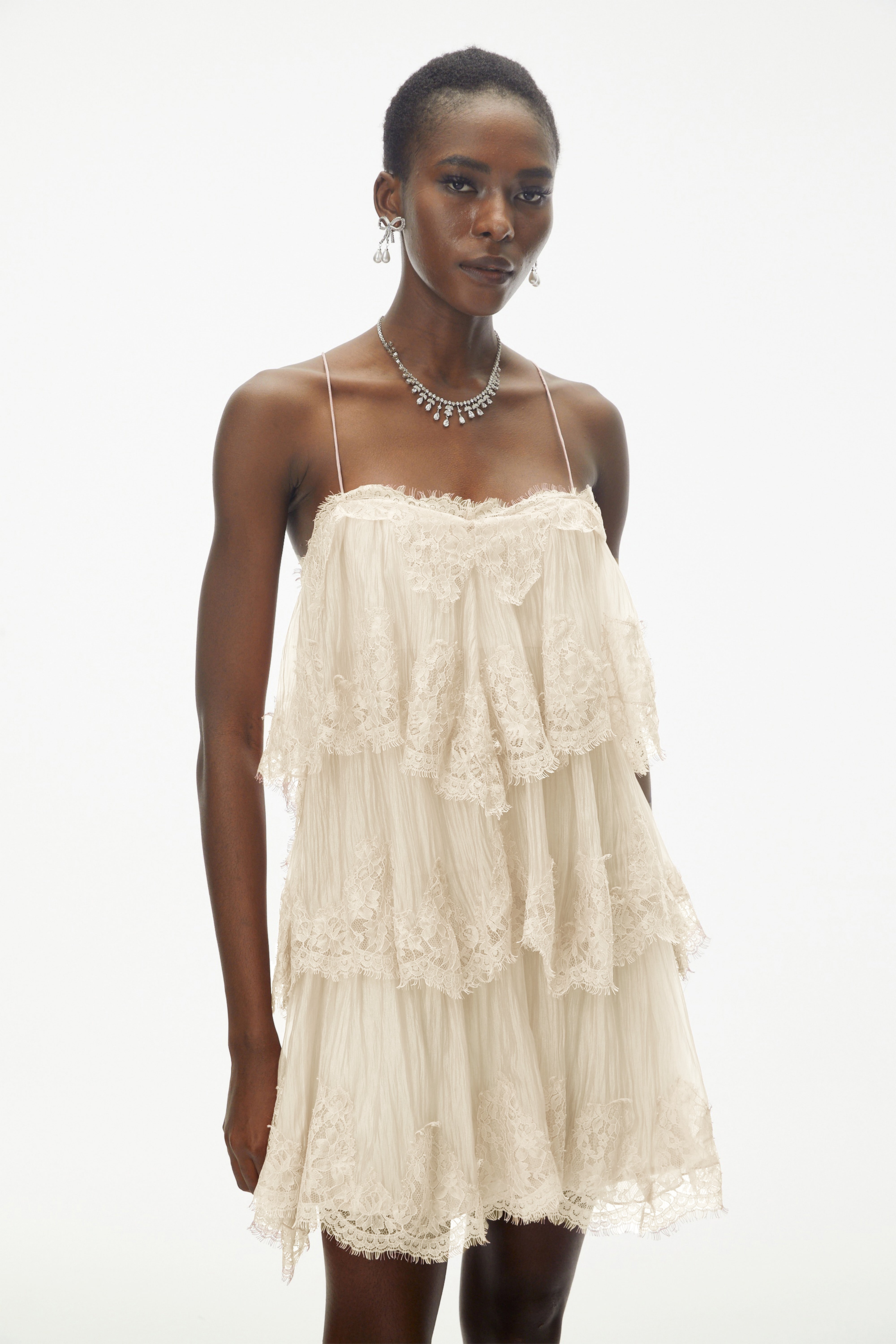 Mini-robe à volants Rachel Beige avec bordure en dentelle