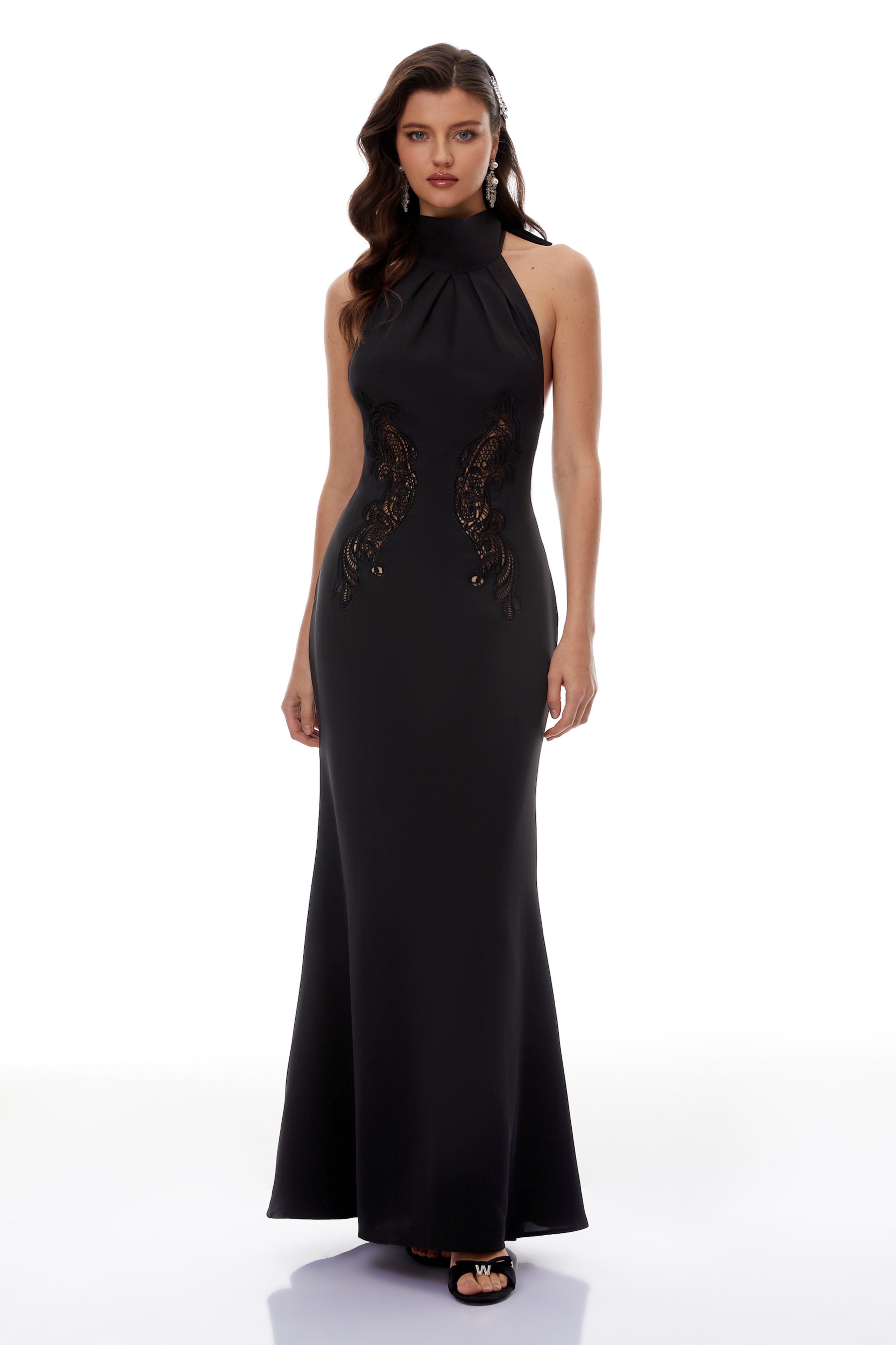 Radmila Schwarzes Maxikleid mit Neckholder und Cut-outs