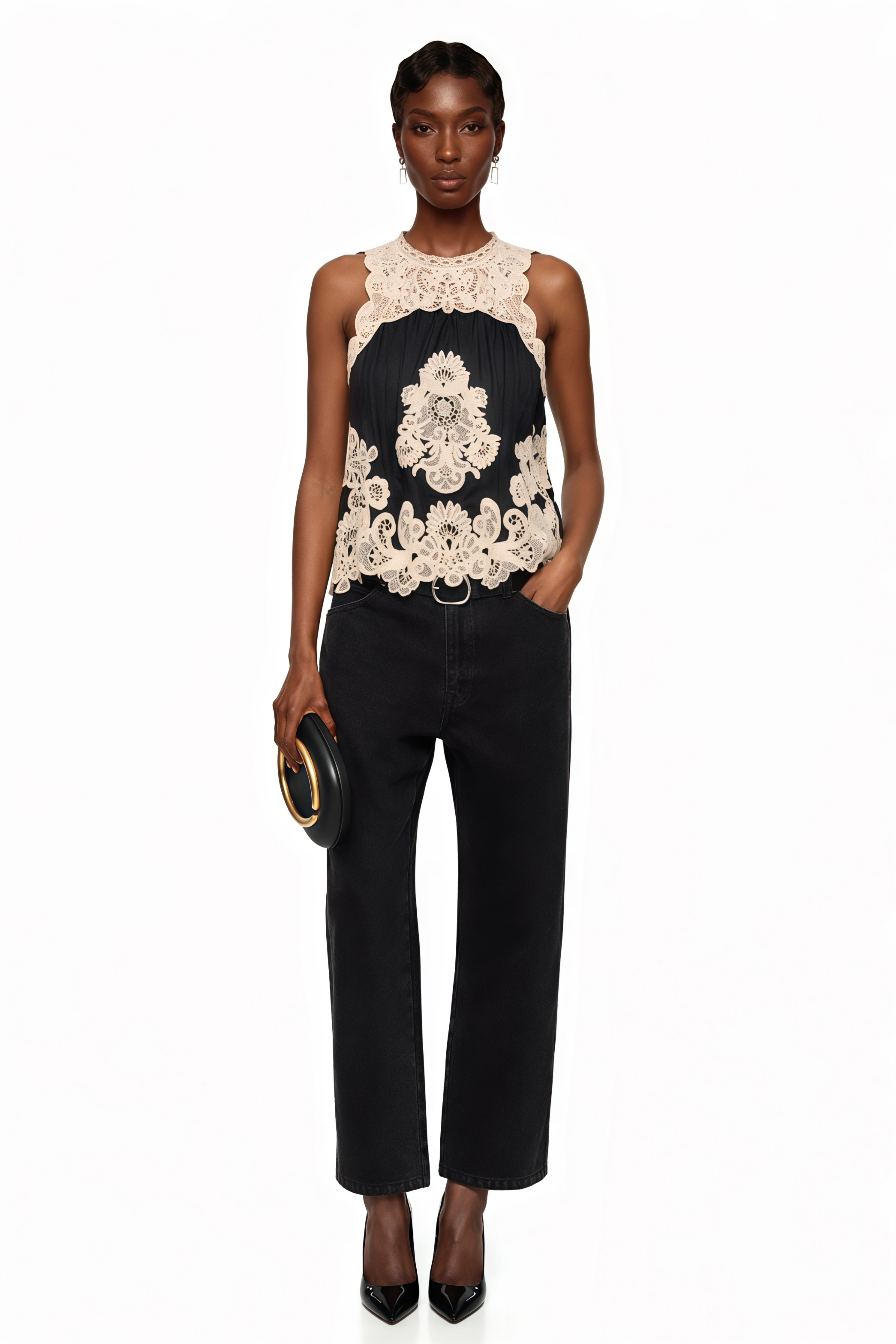 بلوزة ريناتا السوداء بدون أكمام مع تفاصيل من الدانتيل