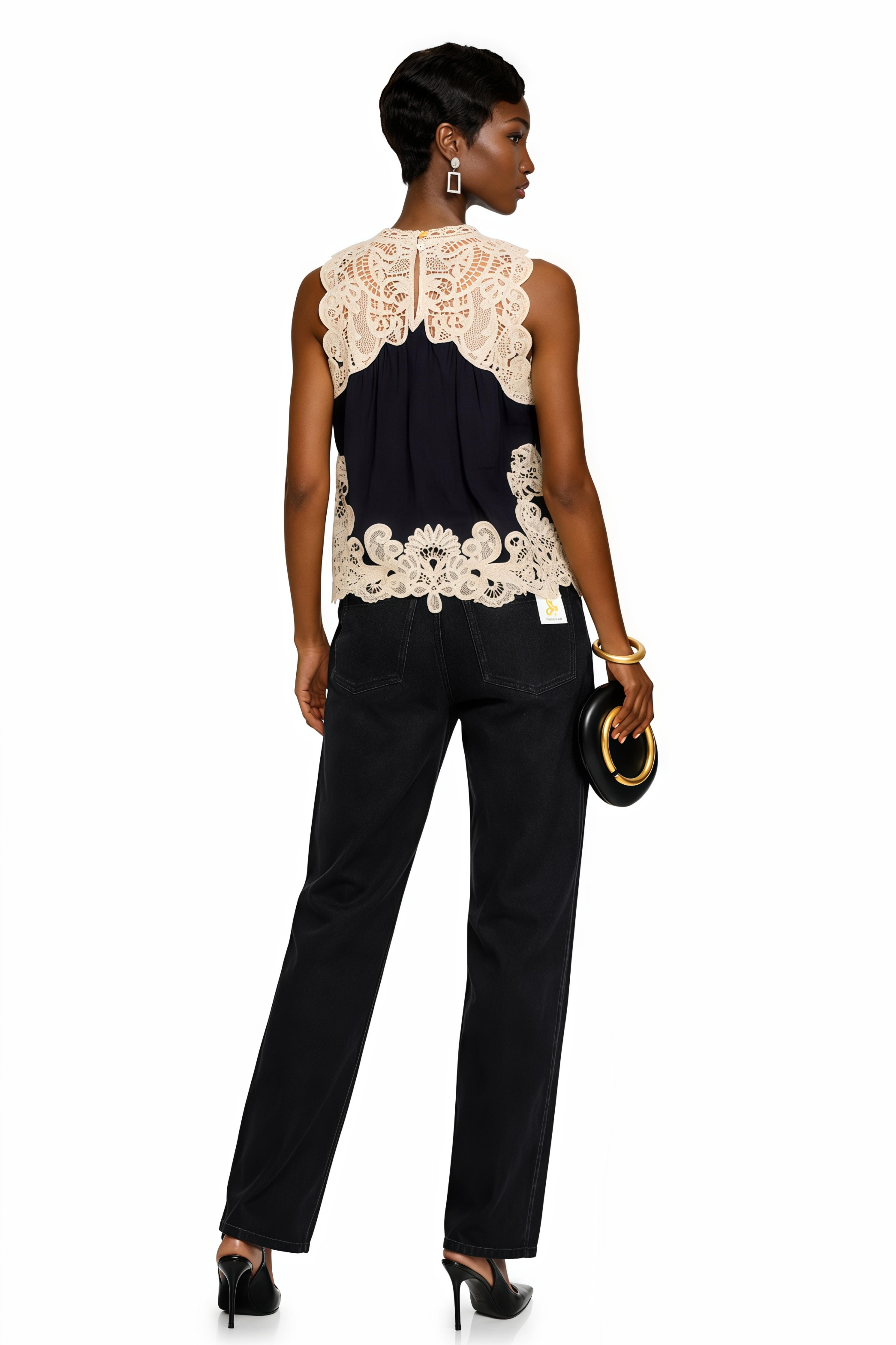 بلوزة ريناتا السوداء بدون أكمام مع تفاصيل من الدانتيل