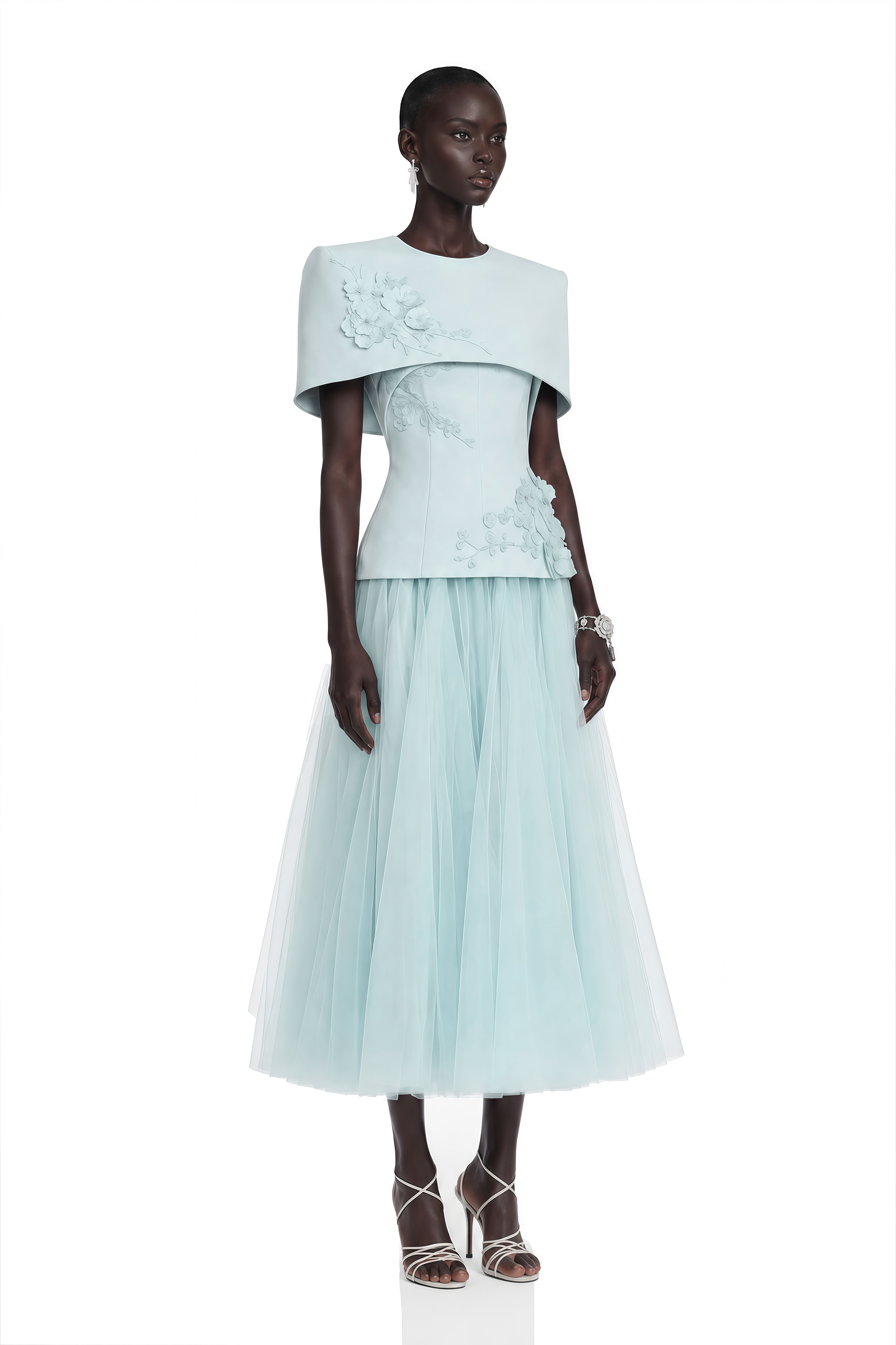 Robe mi-longue en maille bleue Rosalind avec cape