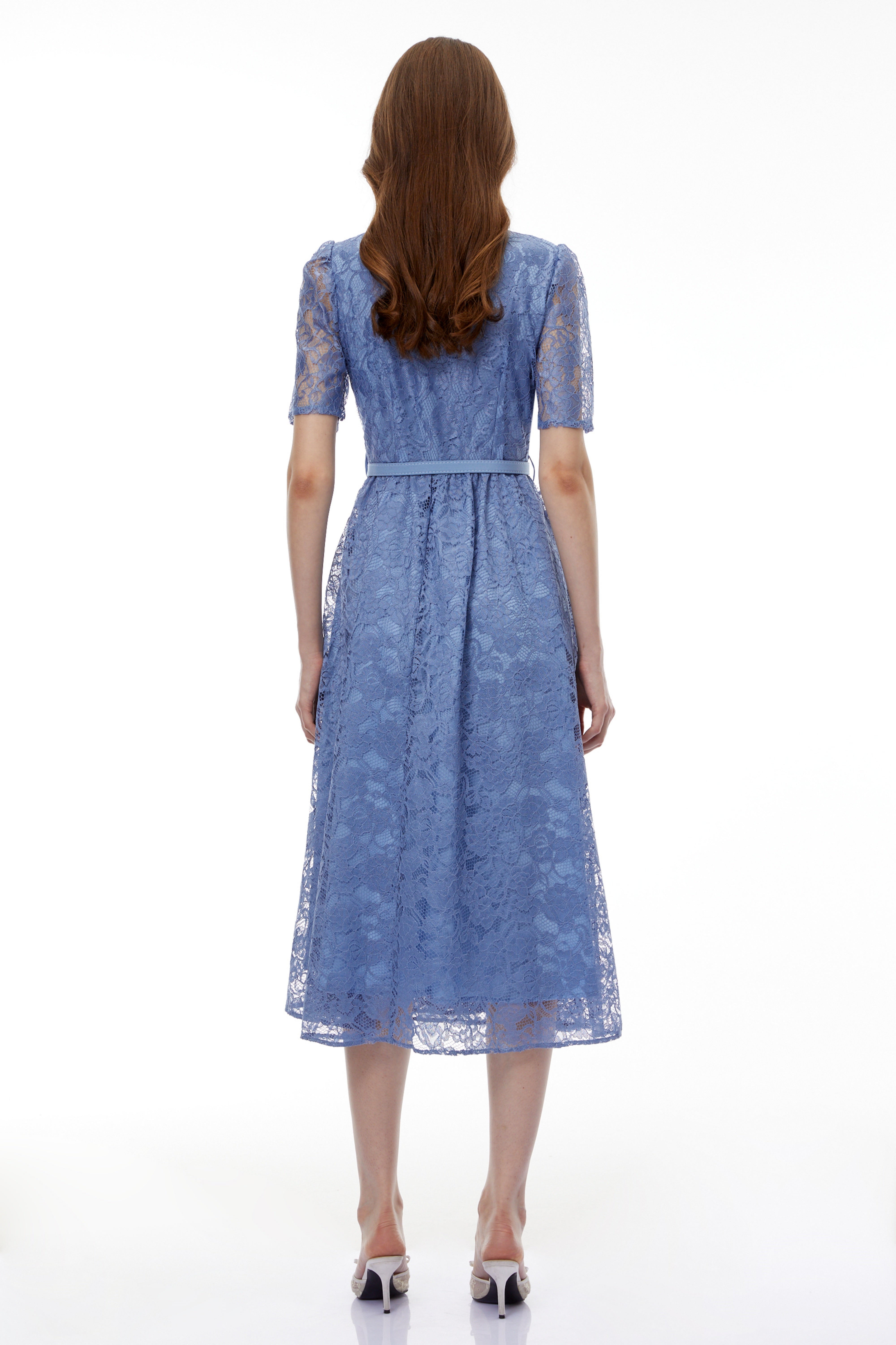 Ruqayya Blaues Midi-Kleid mit Blumenmuster und Spitze