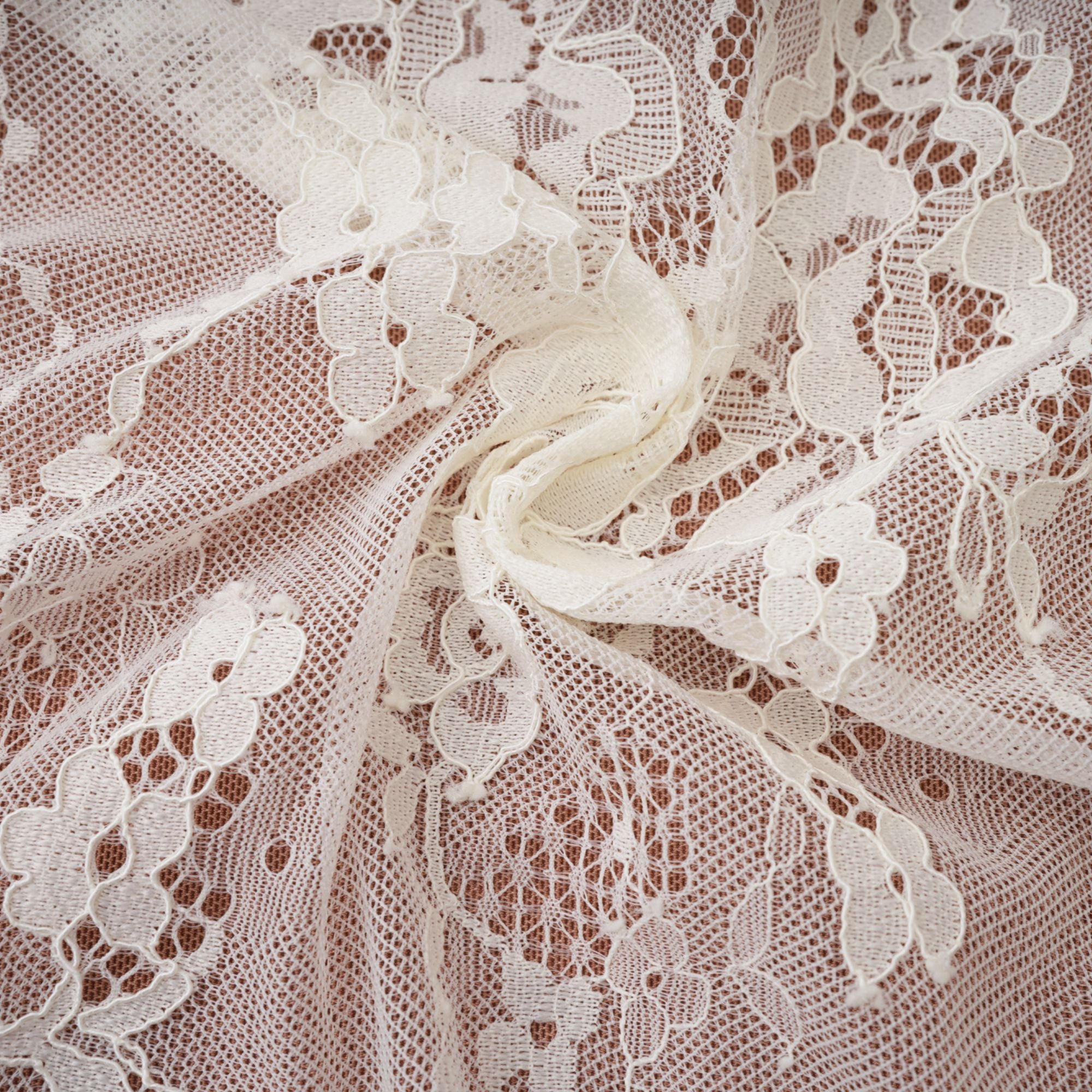 Valérie white lace maxi dress