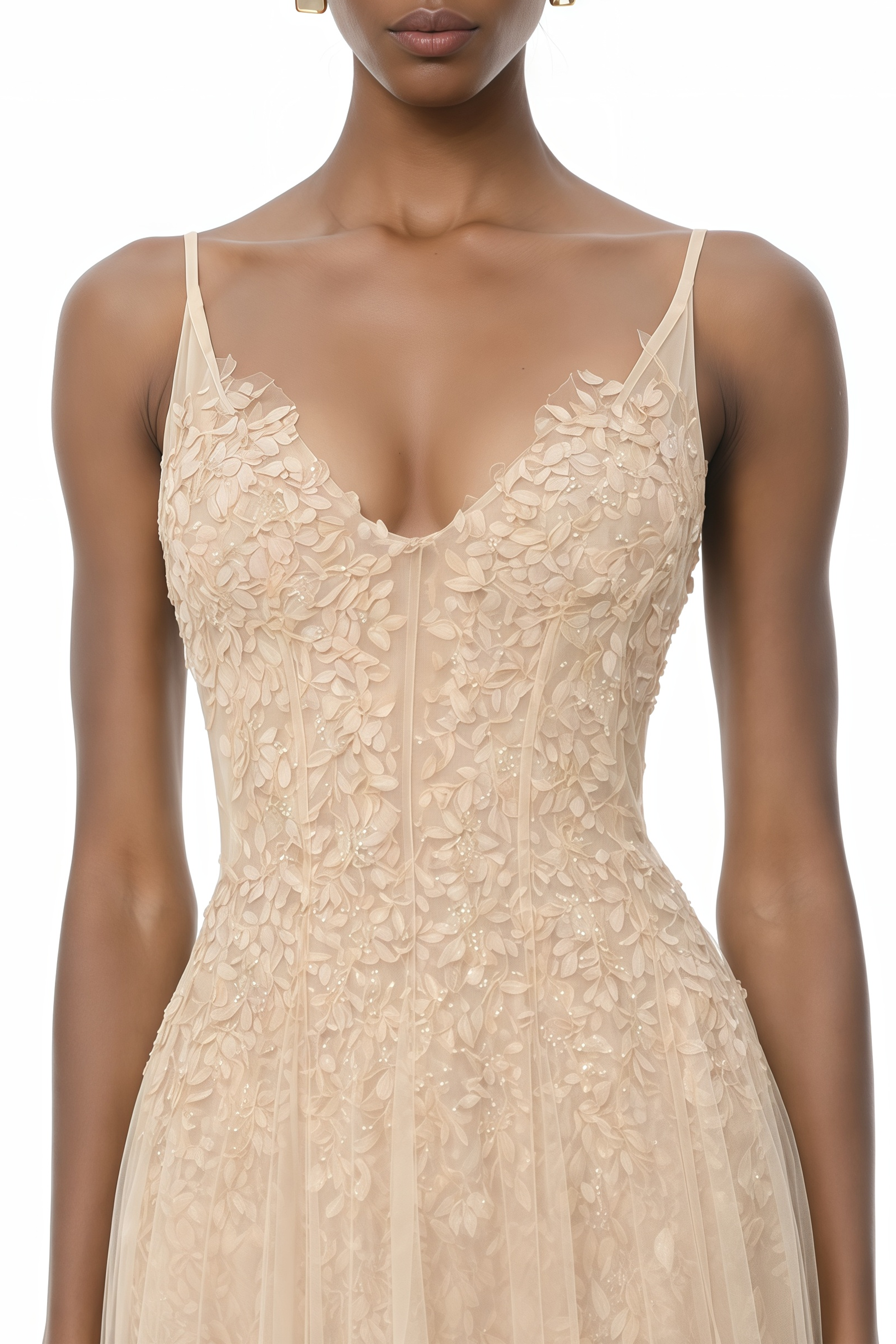 Saga Neutrales Maxikleid mit Plissee und 3D-Blütenblättern