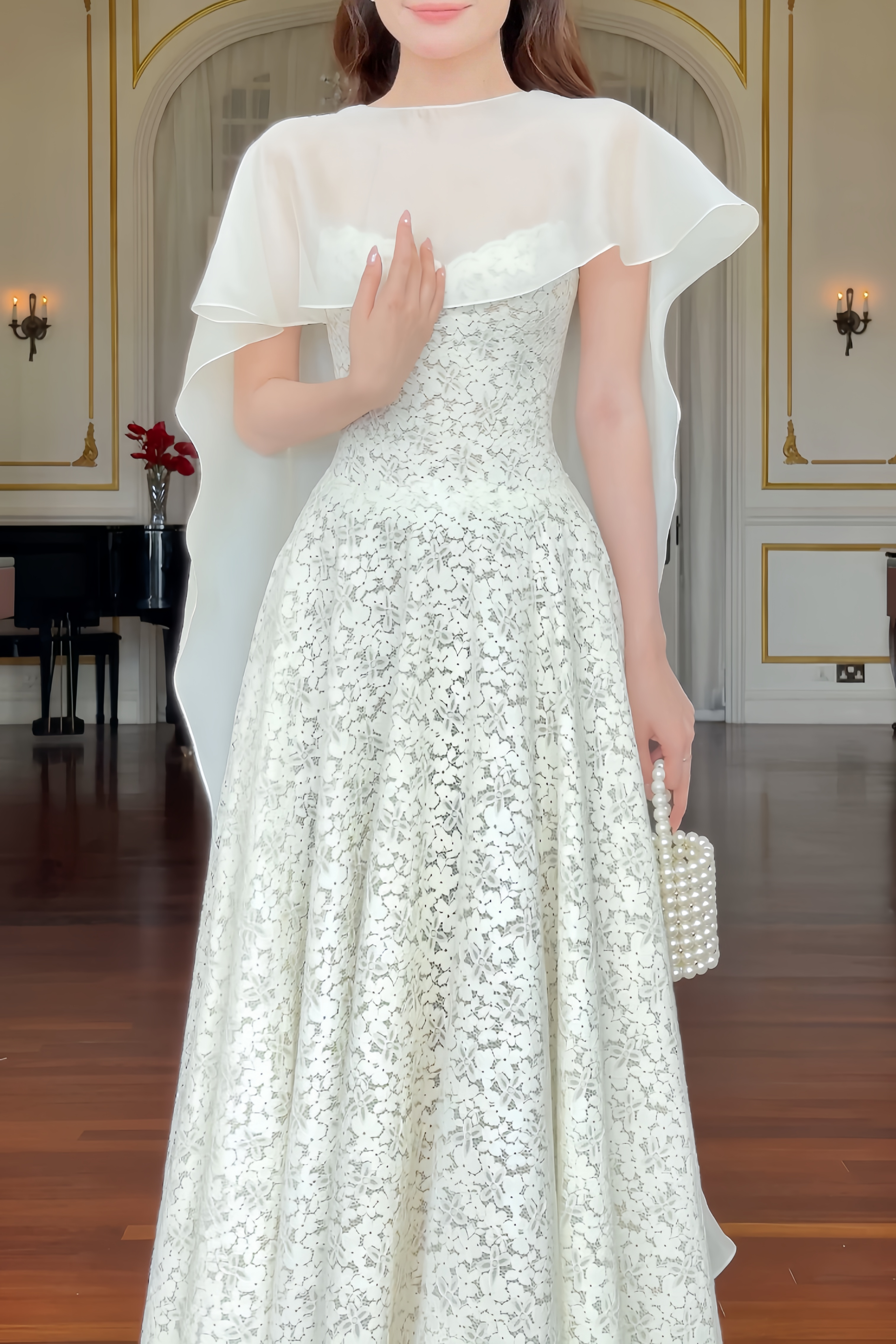 Aulera Weißes Maxikleid aus floraler Spitze