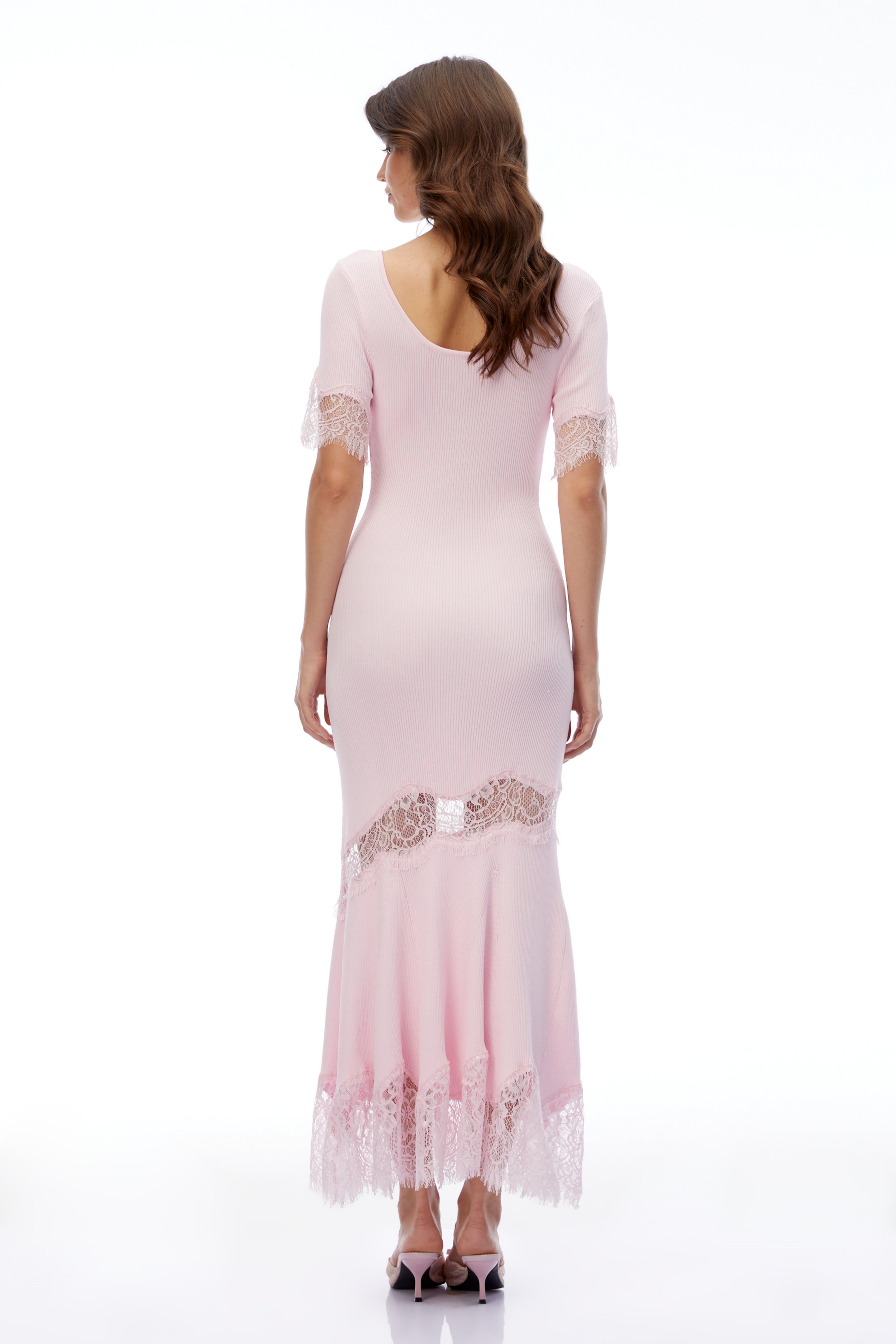 Robe longue à col rond rose Sharon avec bordure en dentelle