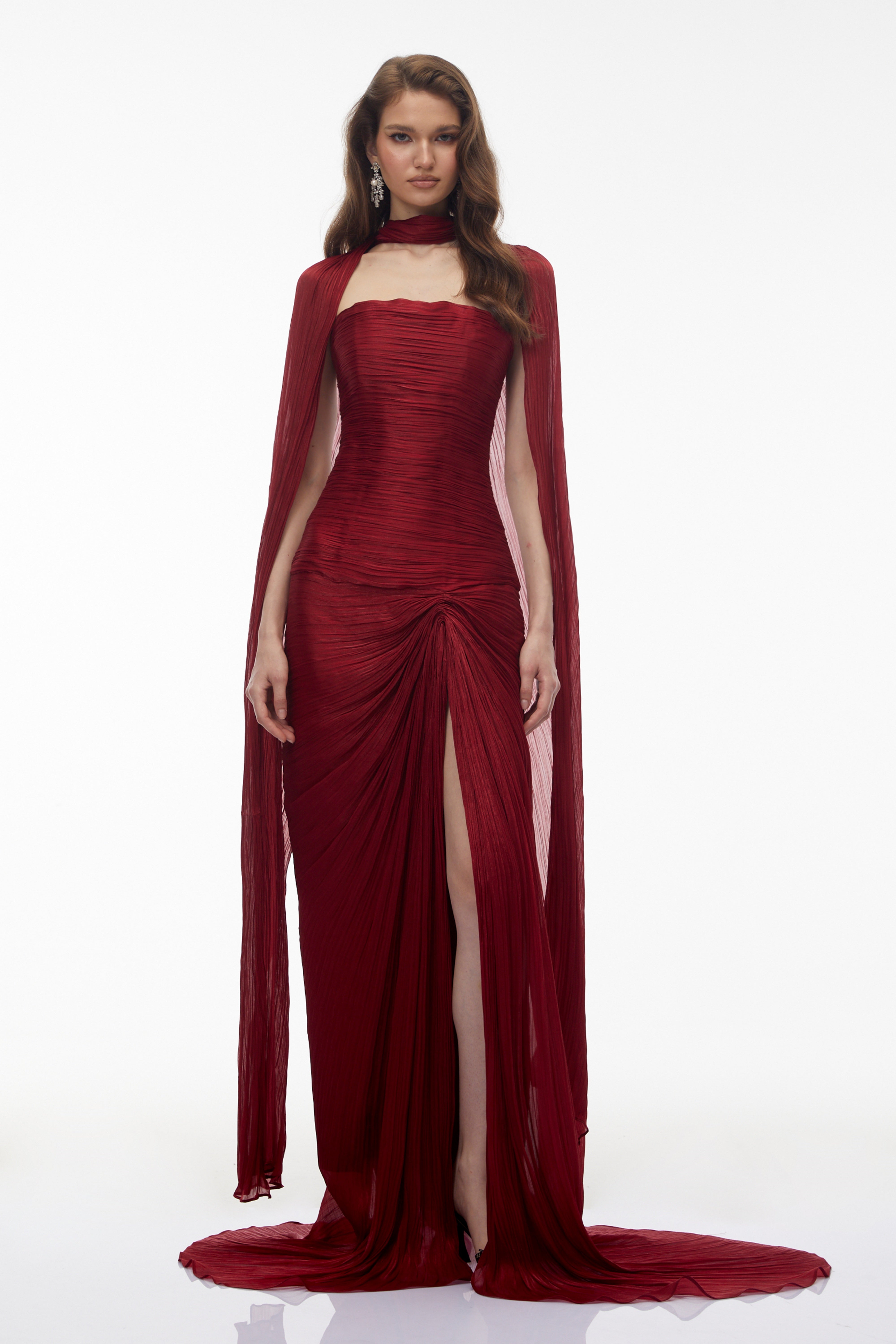 Shifra Burgundy – Asymmetrisches Cape-Maxikleid