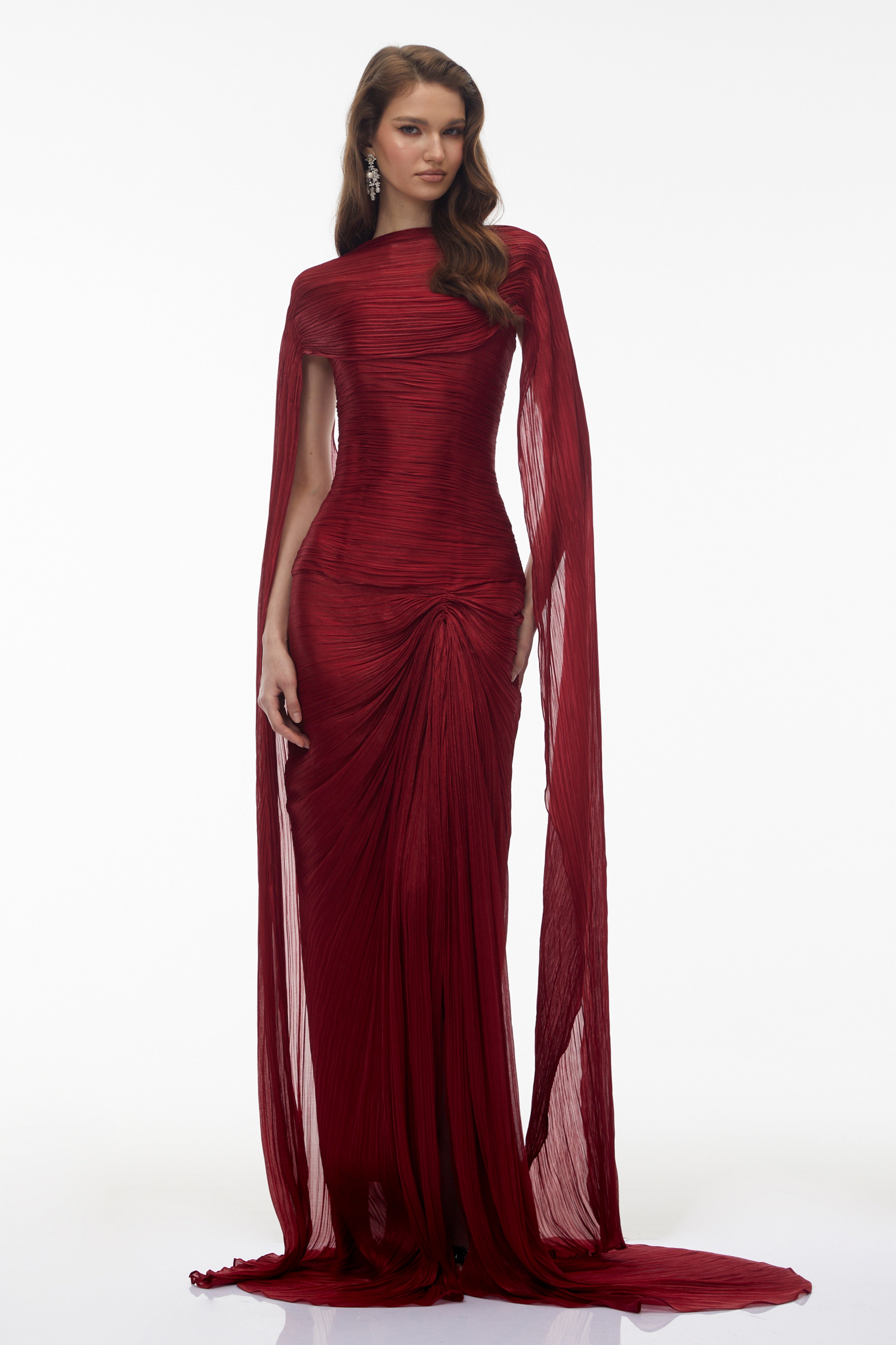 فستان ماكسي غير متماثل من شيفرا بورجوندي