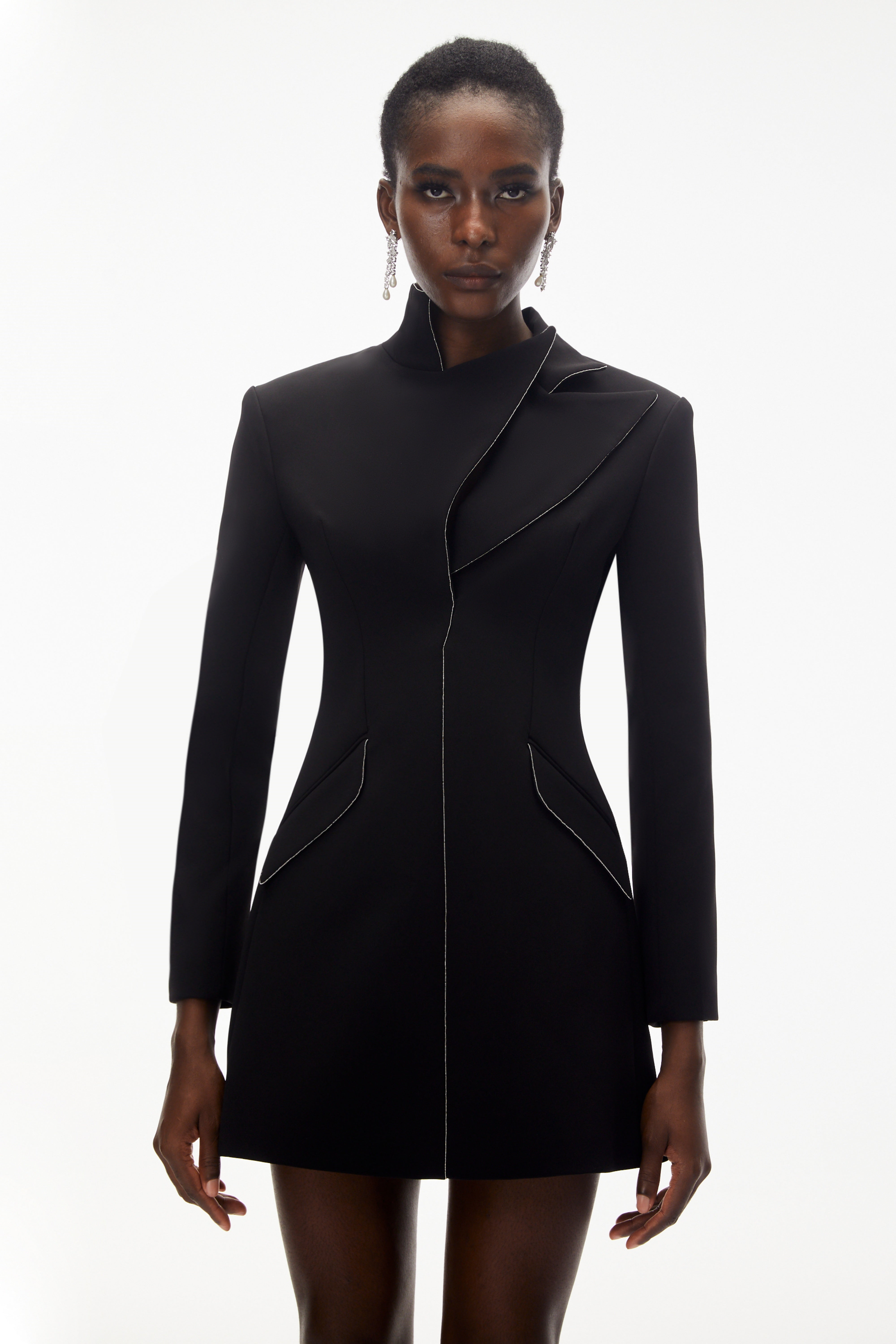 فستان بليزر غير متماثل من Snizhana باللون الأسود