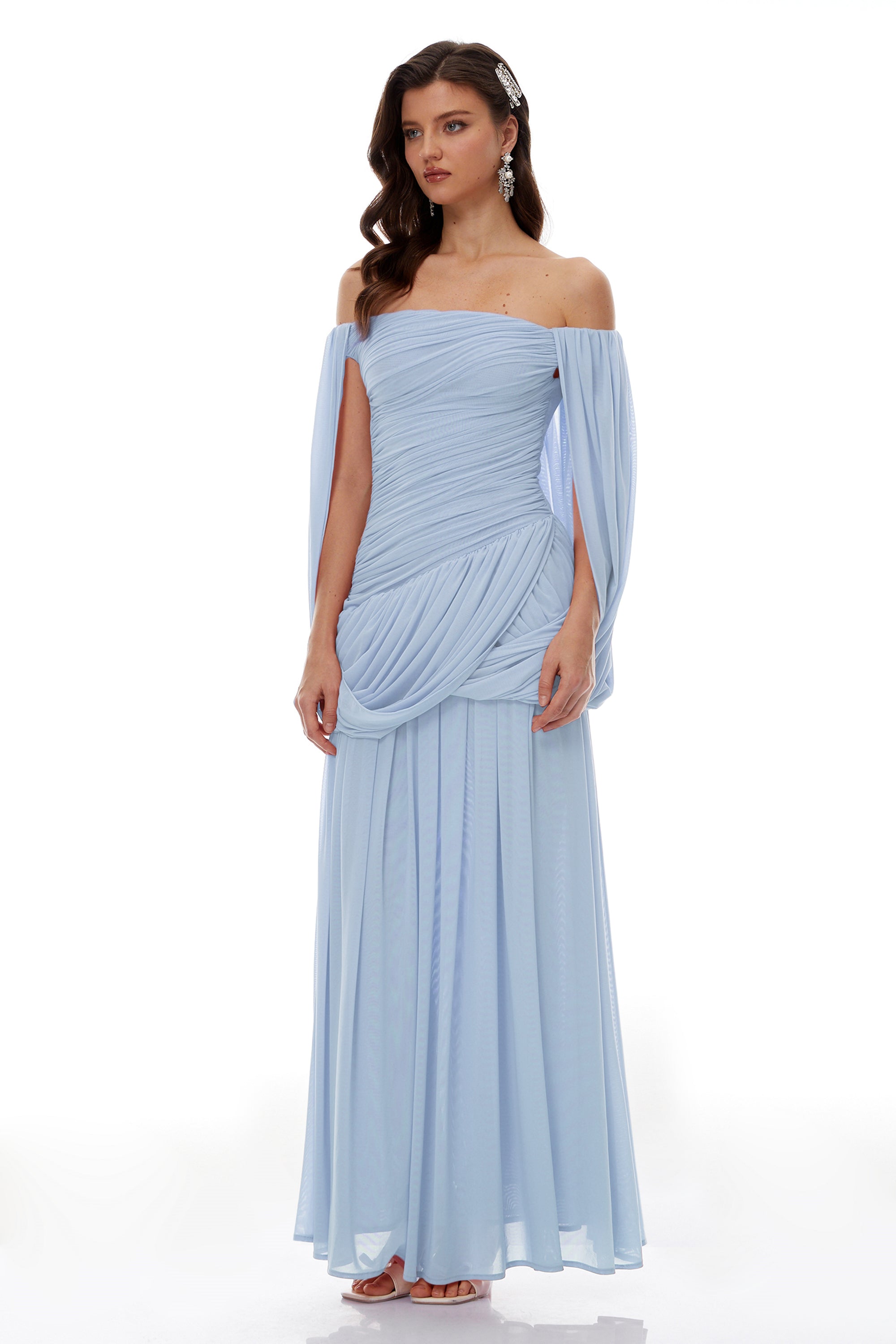 Suné – Blaues Maxikleid mit gekräuseltem Ausschnitt