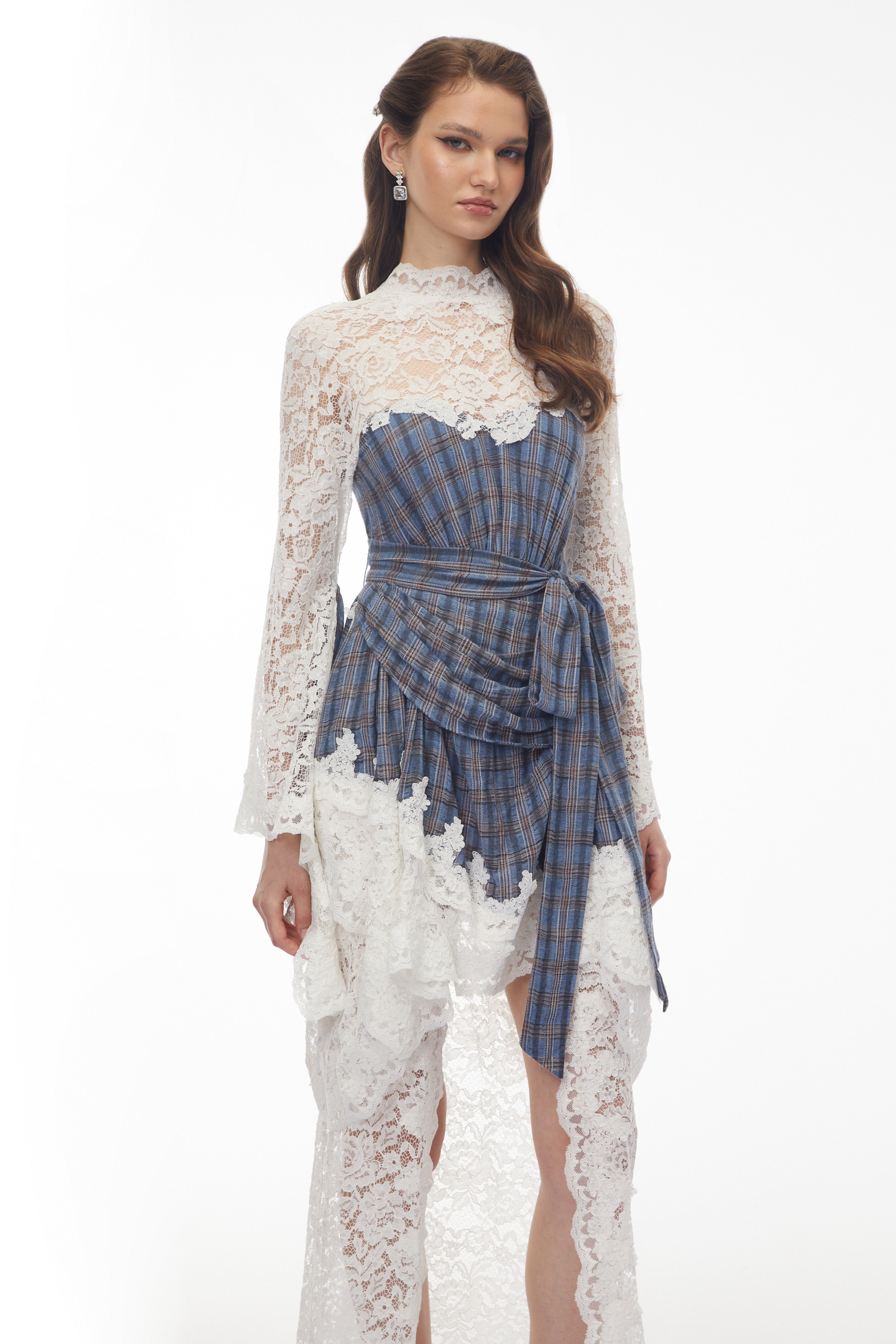 Robe mi-longue à carreaux et dentelle florale « Thalassa Blue »