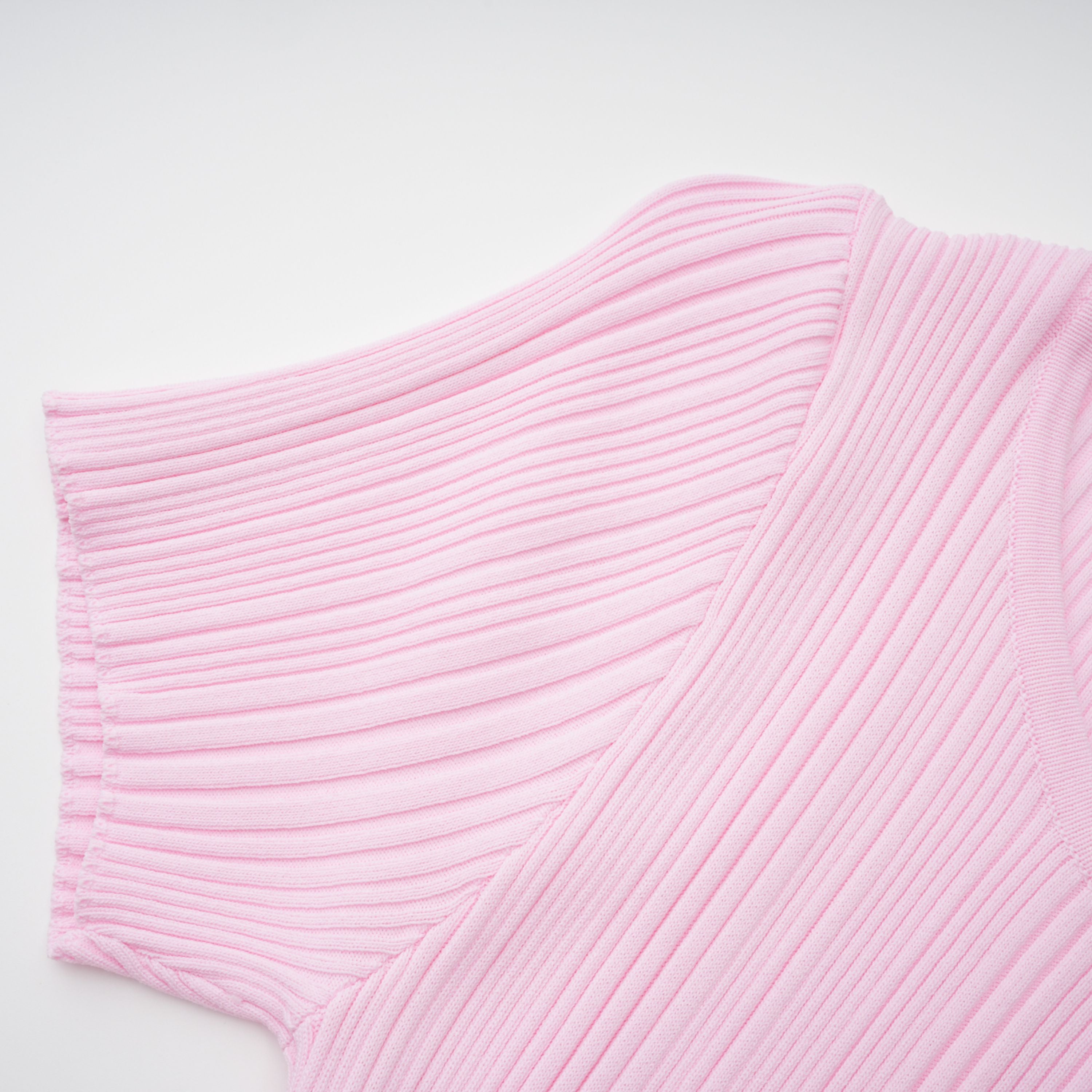 فستان ميدي من تاليا باللون الوردي مع حواف من الدانتيل