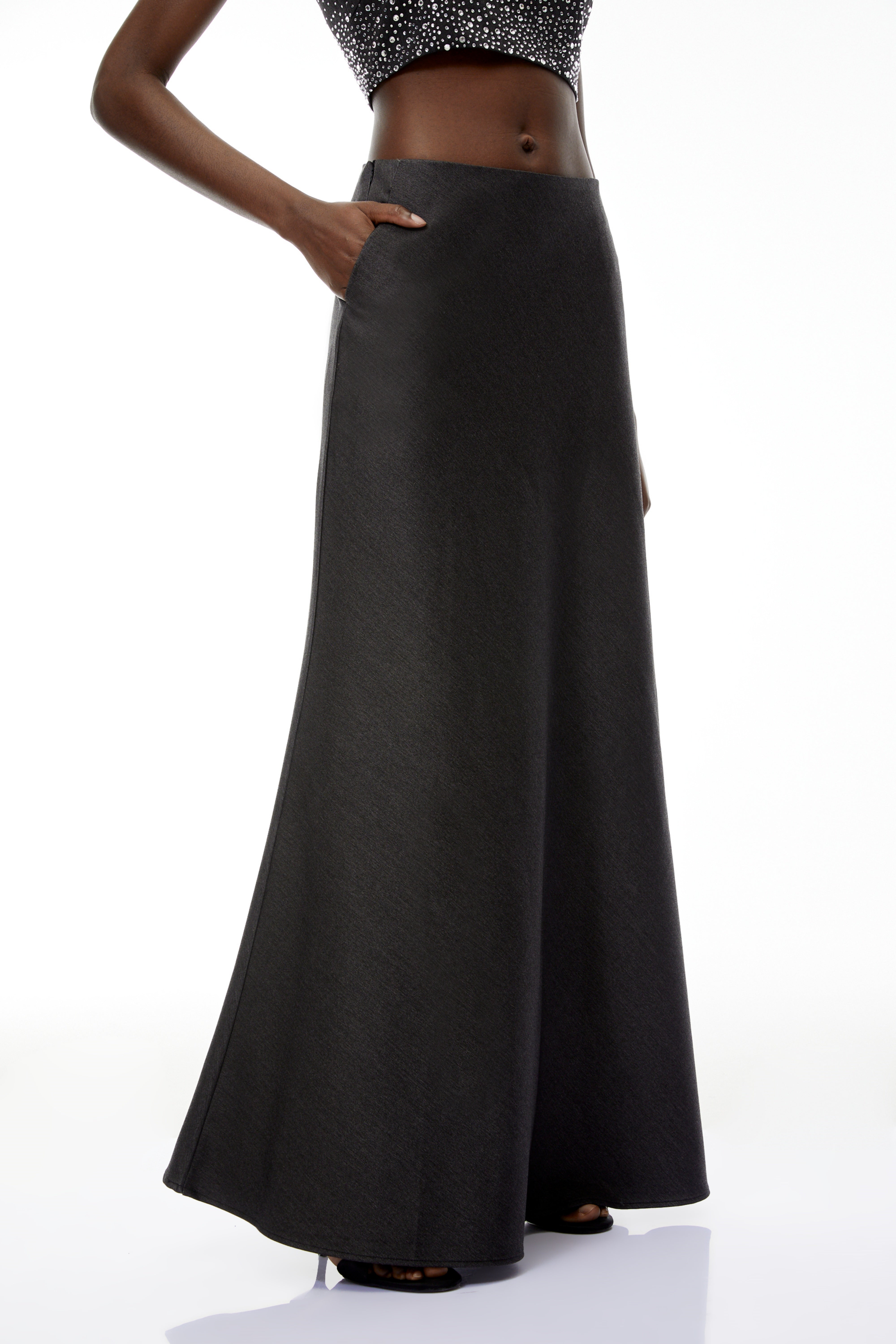 Maxirock in Grau mit ausgestelltem Saum von Thorne