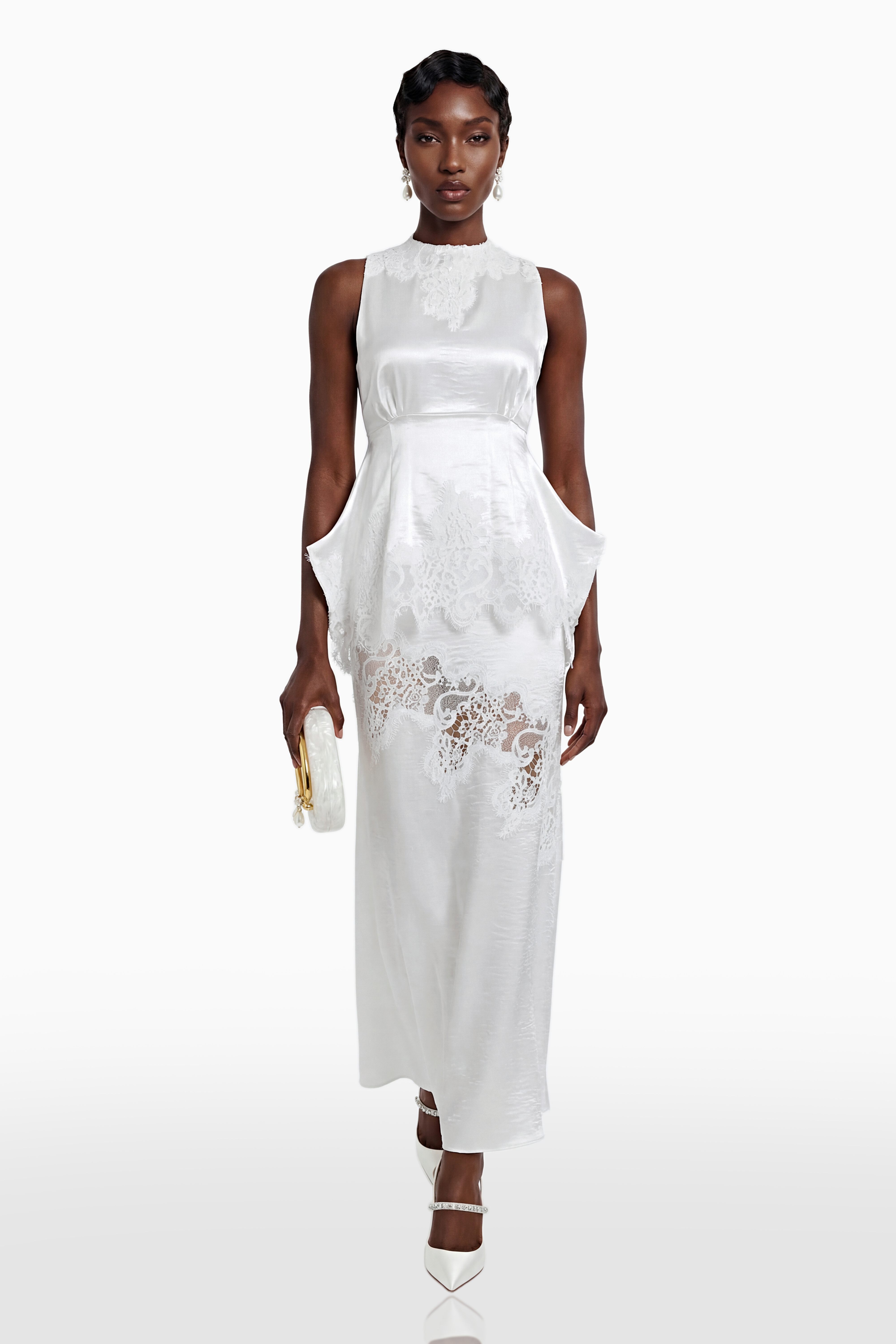 طقم من بلوزة من الدانتيل الأبيض وتنورة على شكل حورية البحر من ماركة Waltraud