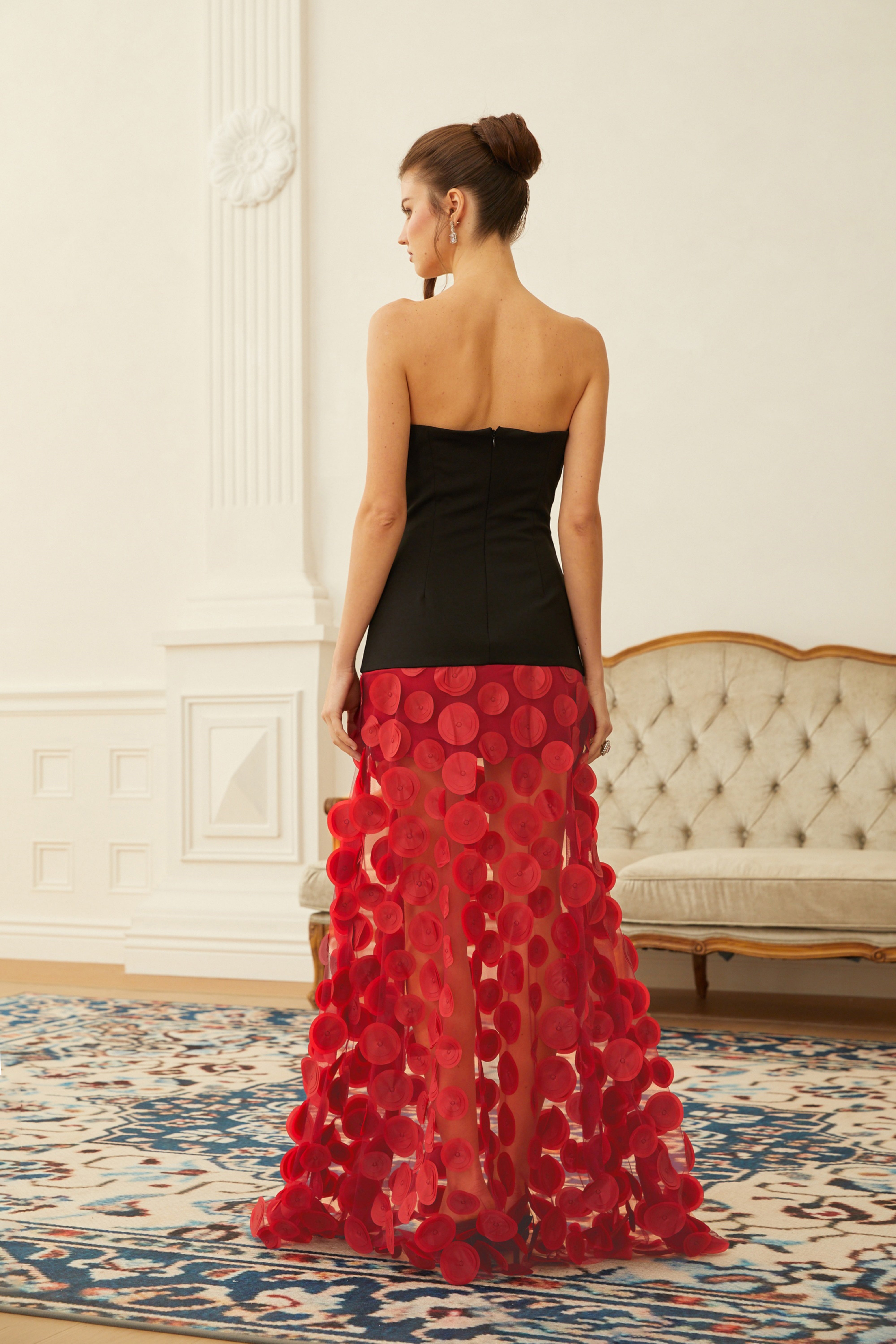 Xénia Zweifarbiges 3D-Maxikleid mit Polka-Dots