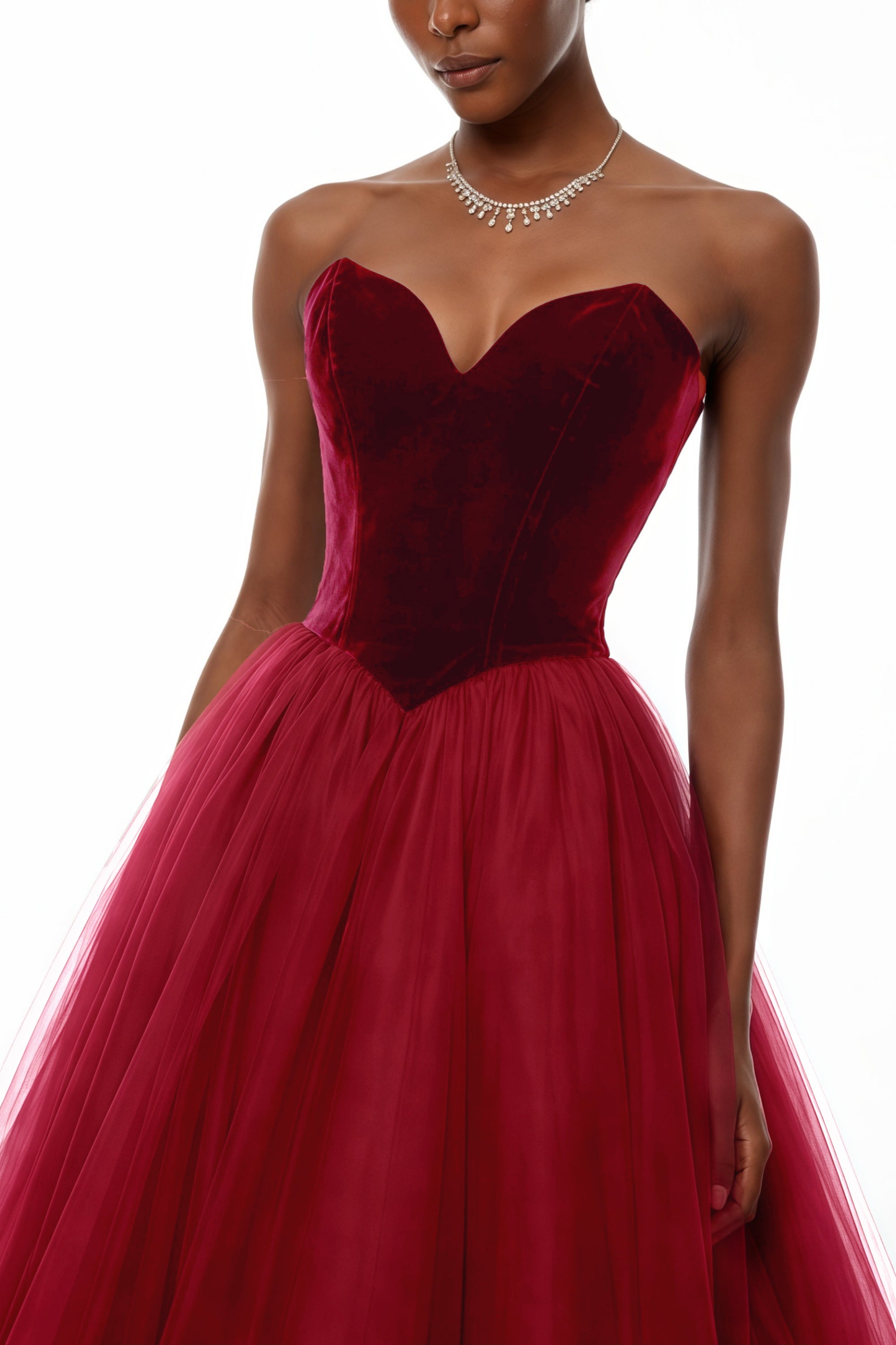 Zelna Maxikleid mit roten Kugeln und Mesh-Einsätzen