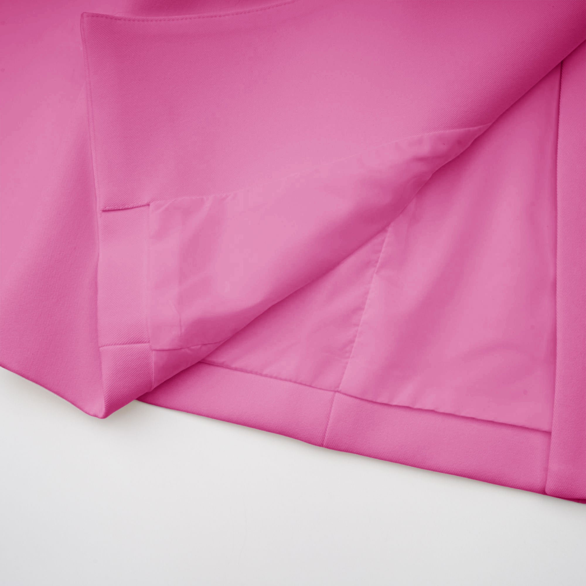 طقم جاكيت وتنورة بتصميم برميل إينورا