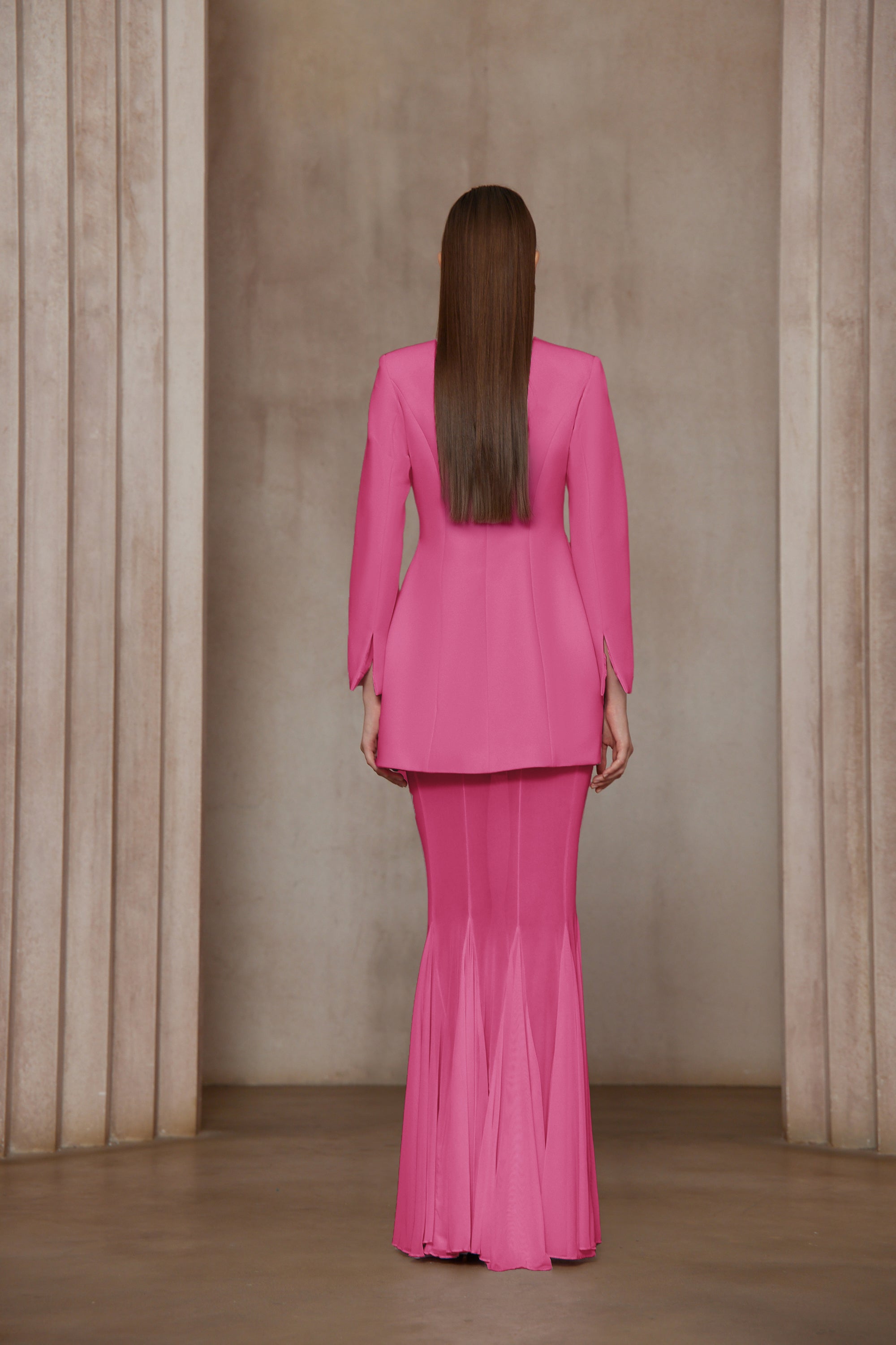 طقم جاكيت وتنورة بتصميم برميل إينورا