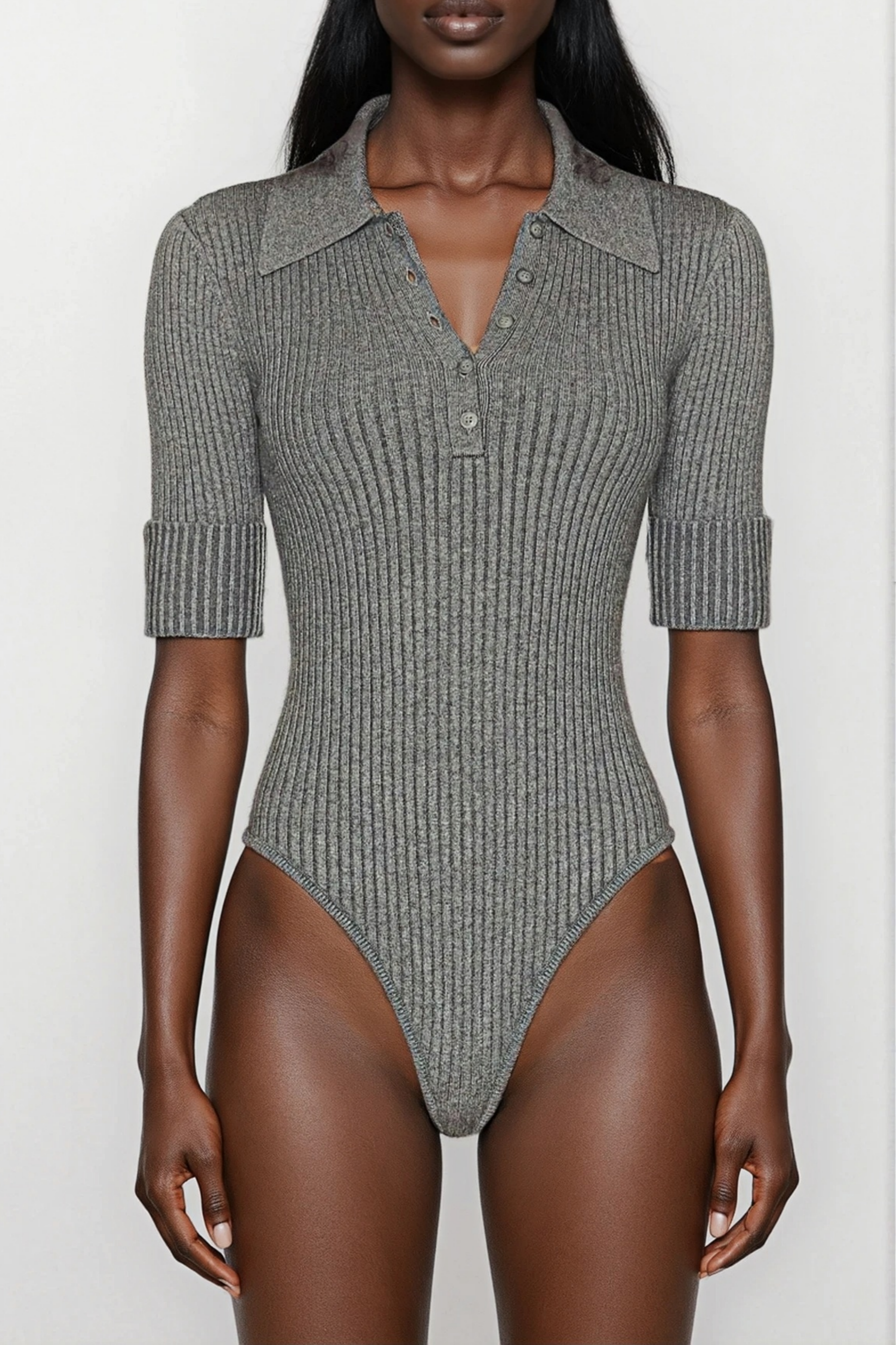 طقم كلير جراي من بدلة جسم وبنطال محبوك مضلع