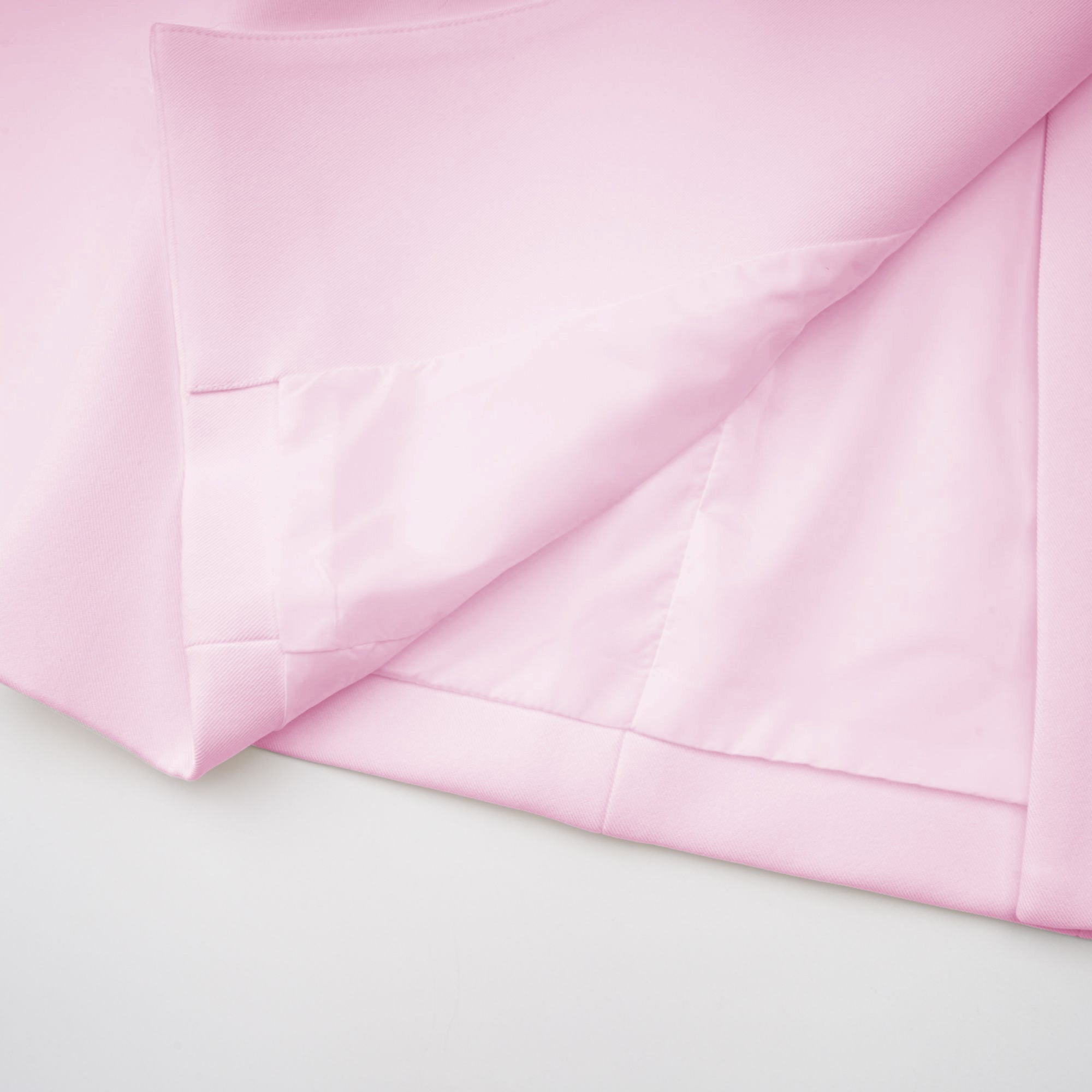 طقم جاكيت وتنورة بتصميم برميل إينورا