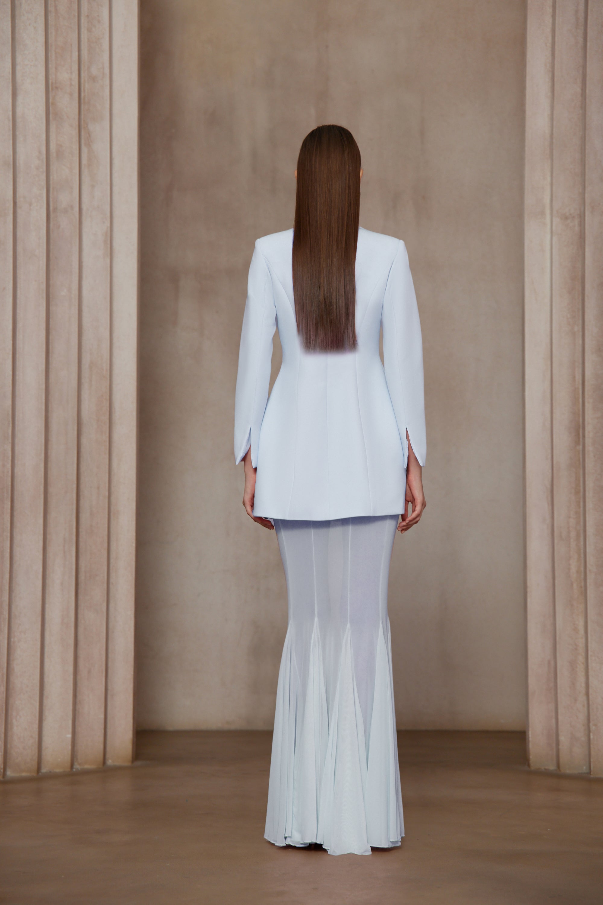 طقم جاكيت وتنورة بتصميم برميل إينورا