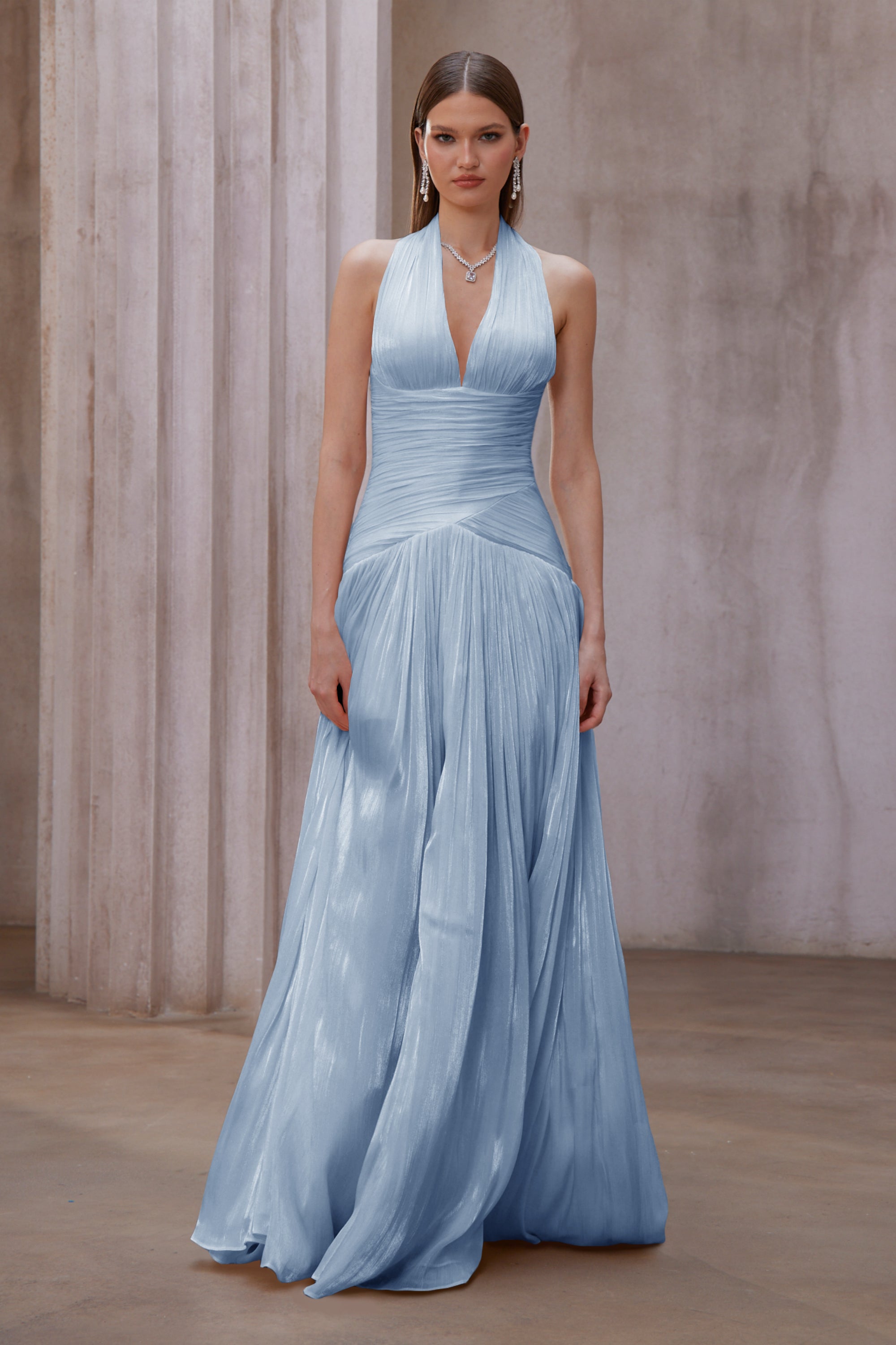 فستان ماكسي مكسّر باللون الأزرق من يوراني