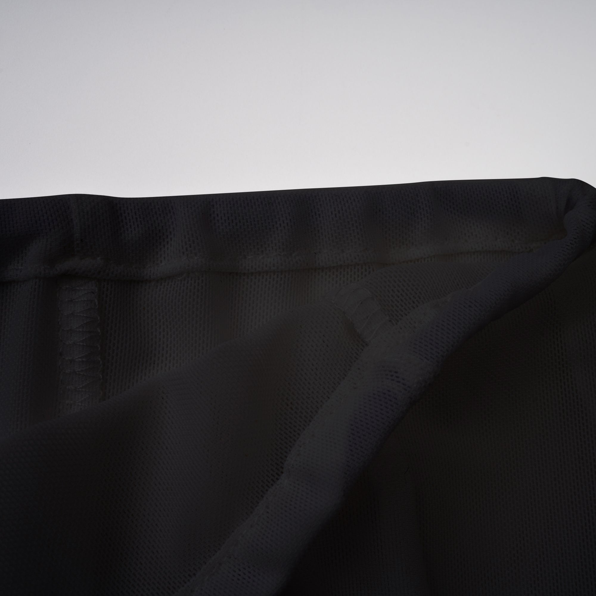 طقم جاكيت وتنورة بتصميم برميل أسود من إينورا