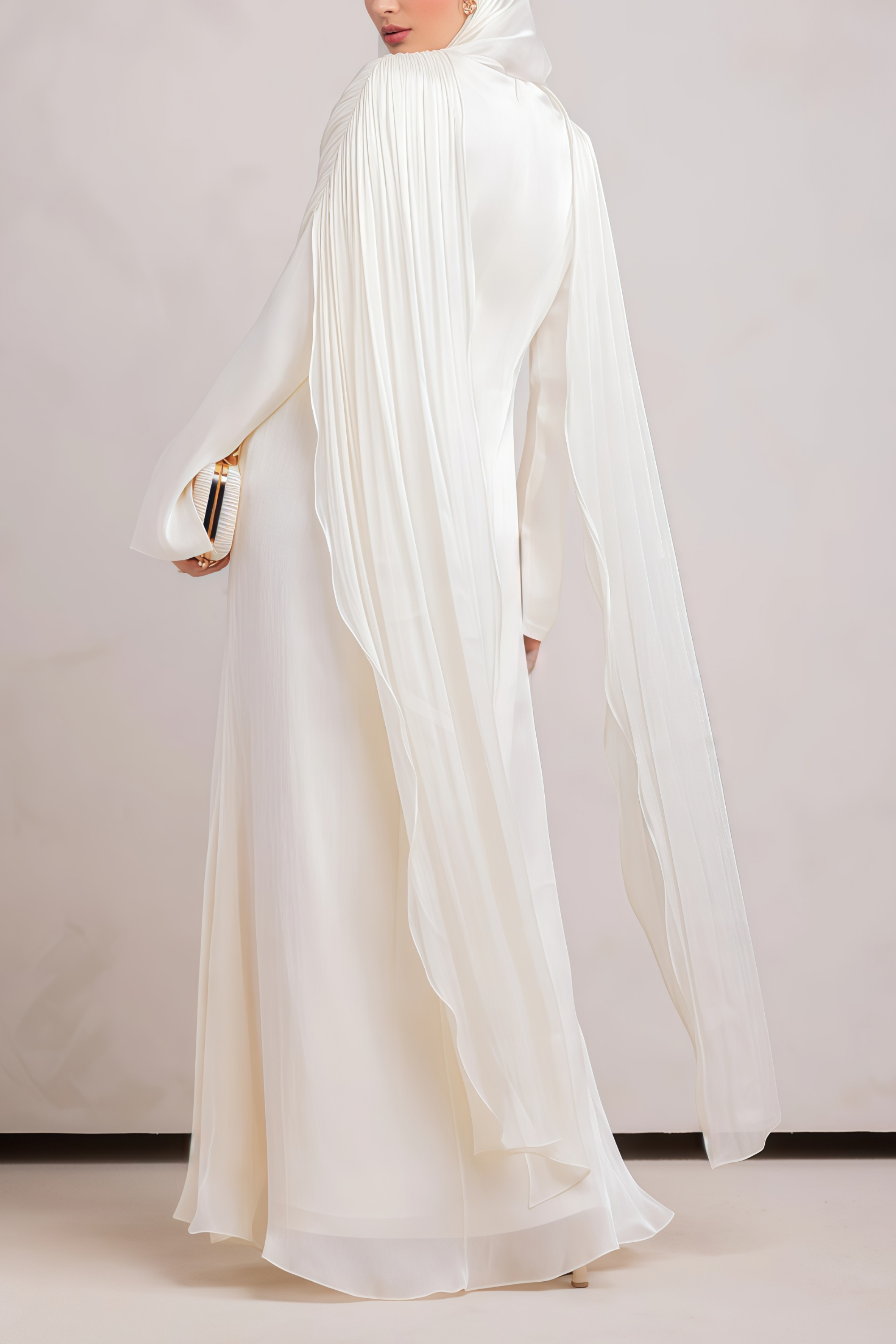 Winifred Weißes, transparentes Neckholder-Maxikleid