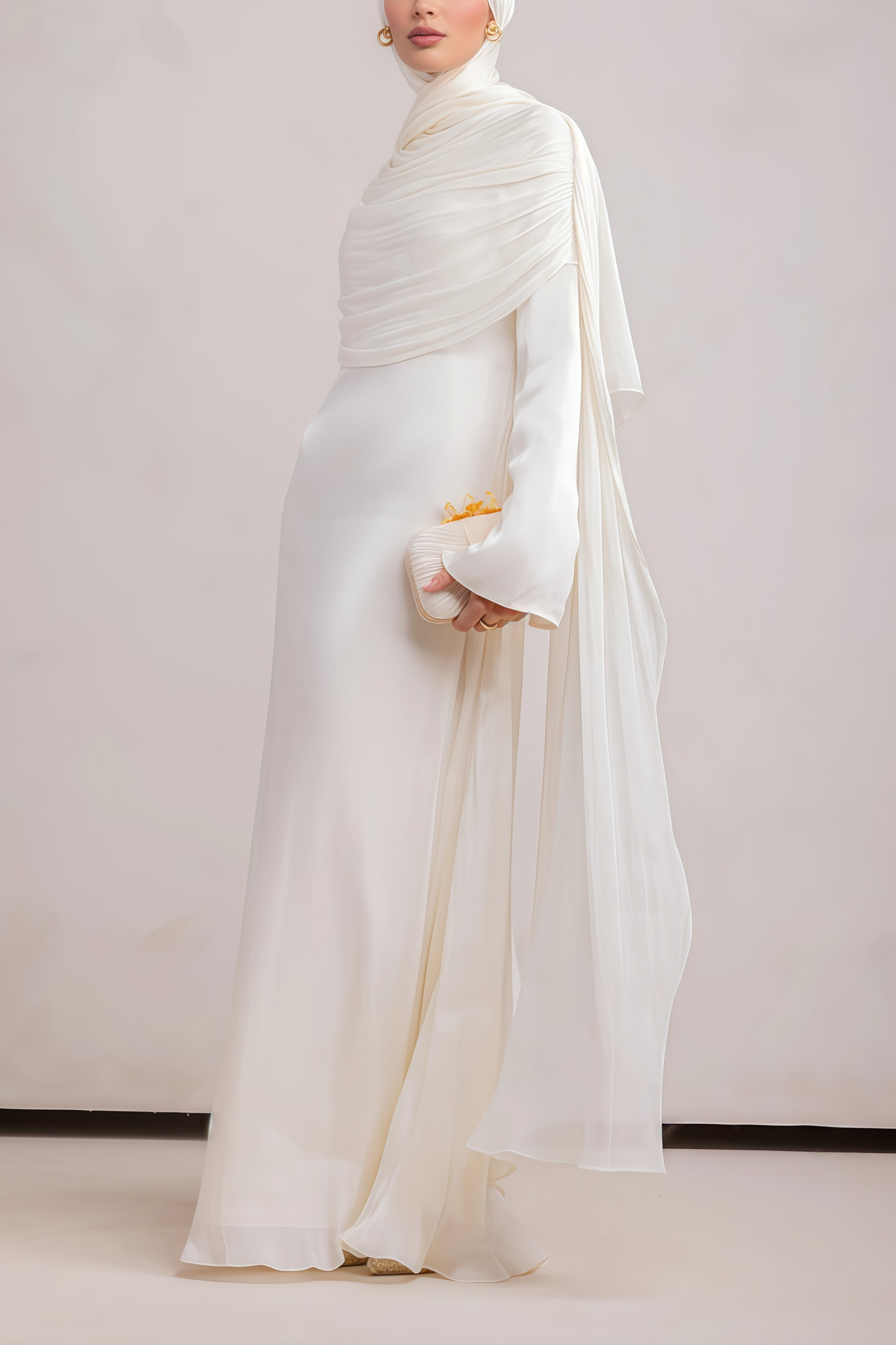 Winifred Weißes, transparentes Neckholder-Maxikleid