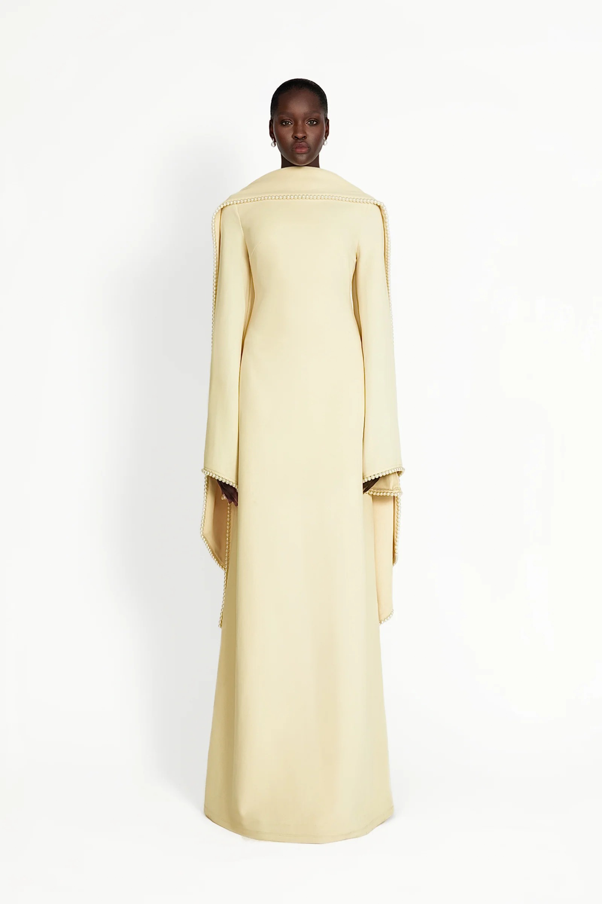 فستان ماكسي بيوروسكا الأصفر المزود بتفاصيل شال وحواف من اللؤلؤ