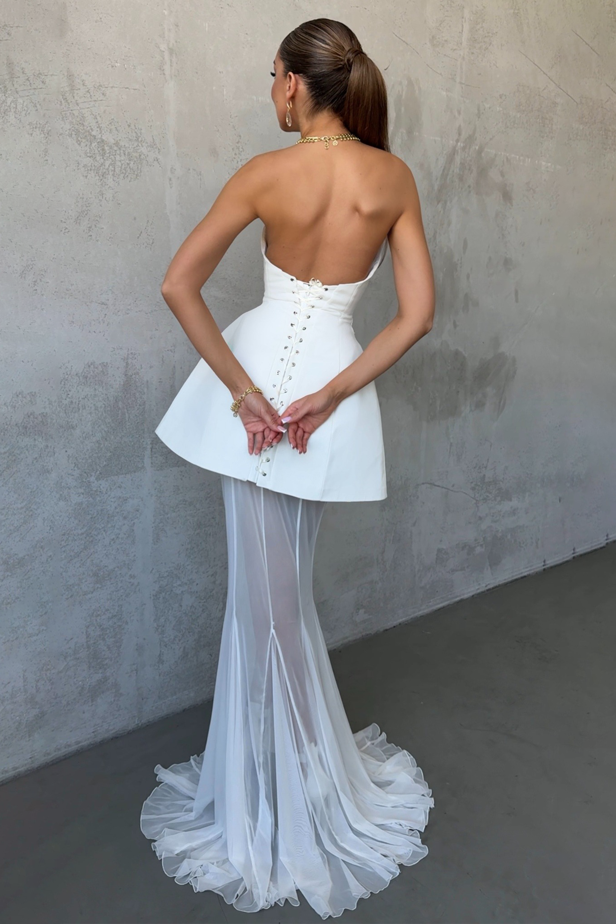 مجموعة فستان كورساج أسود و تنورة شبكية من ميلاني