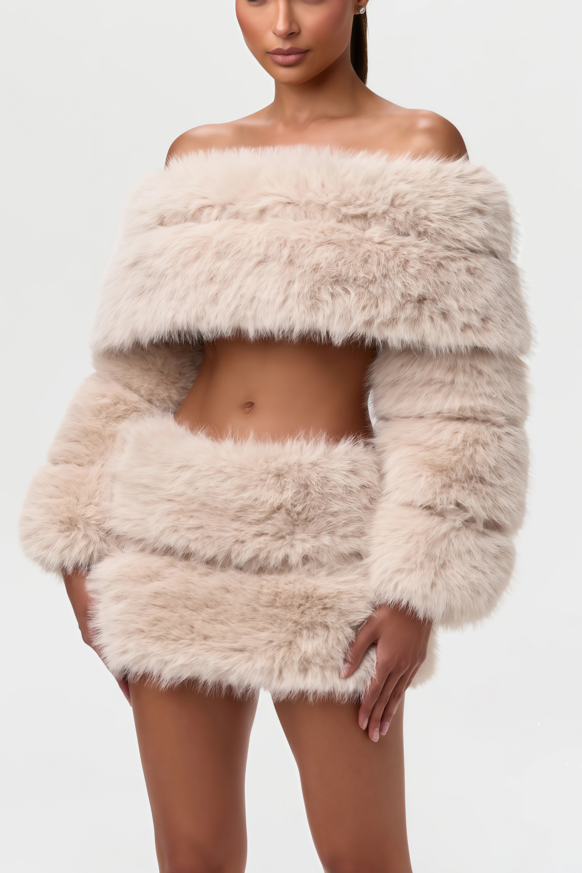 طقم بلوزة وتنورة من الفرو الصناعي بياتريس كاكي