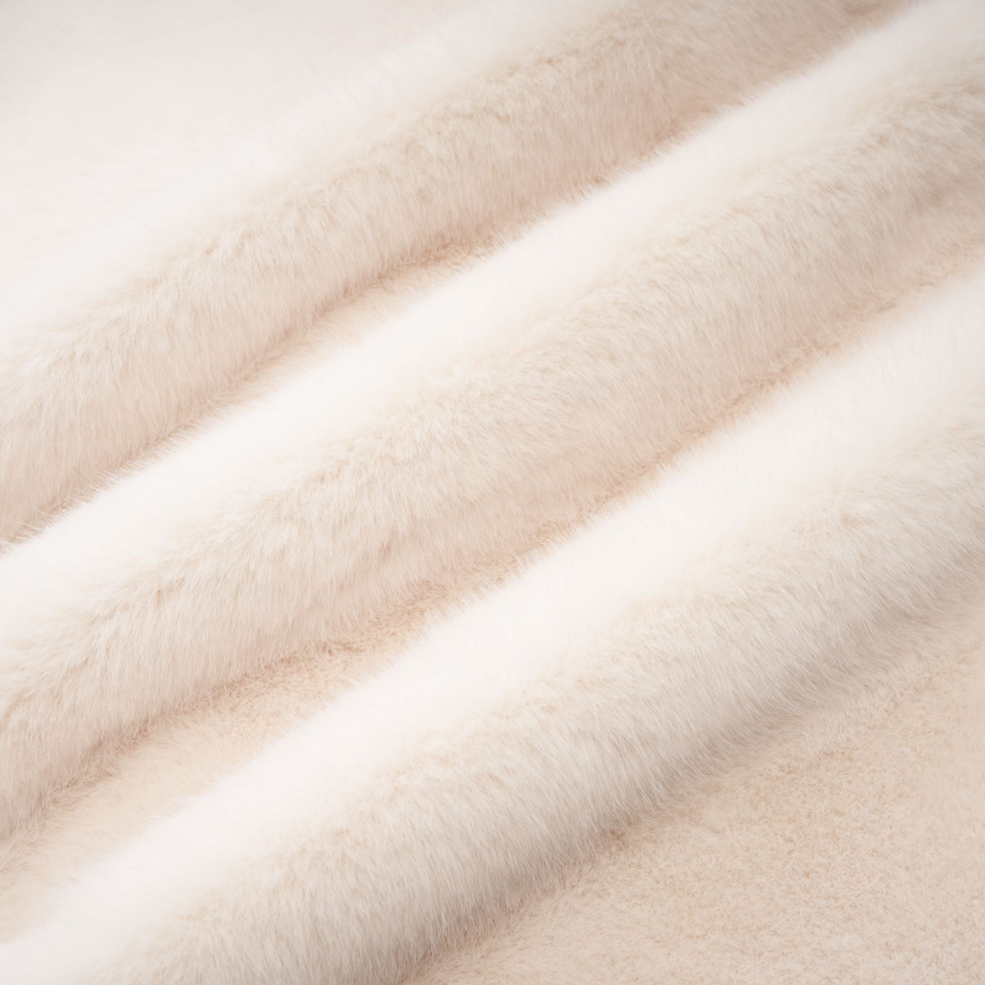 Dagnyra mink-fur coat - Miss Rosier - Women's Online Boutique