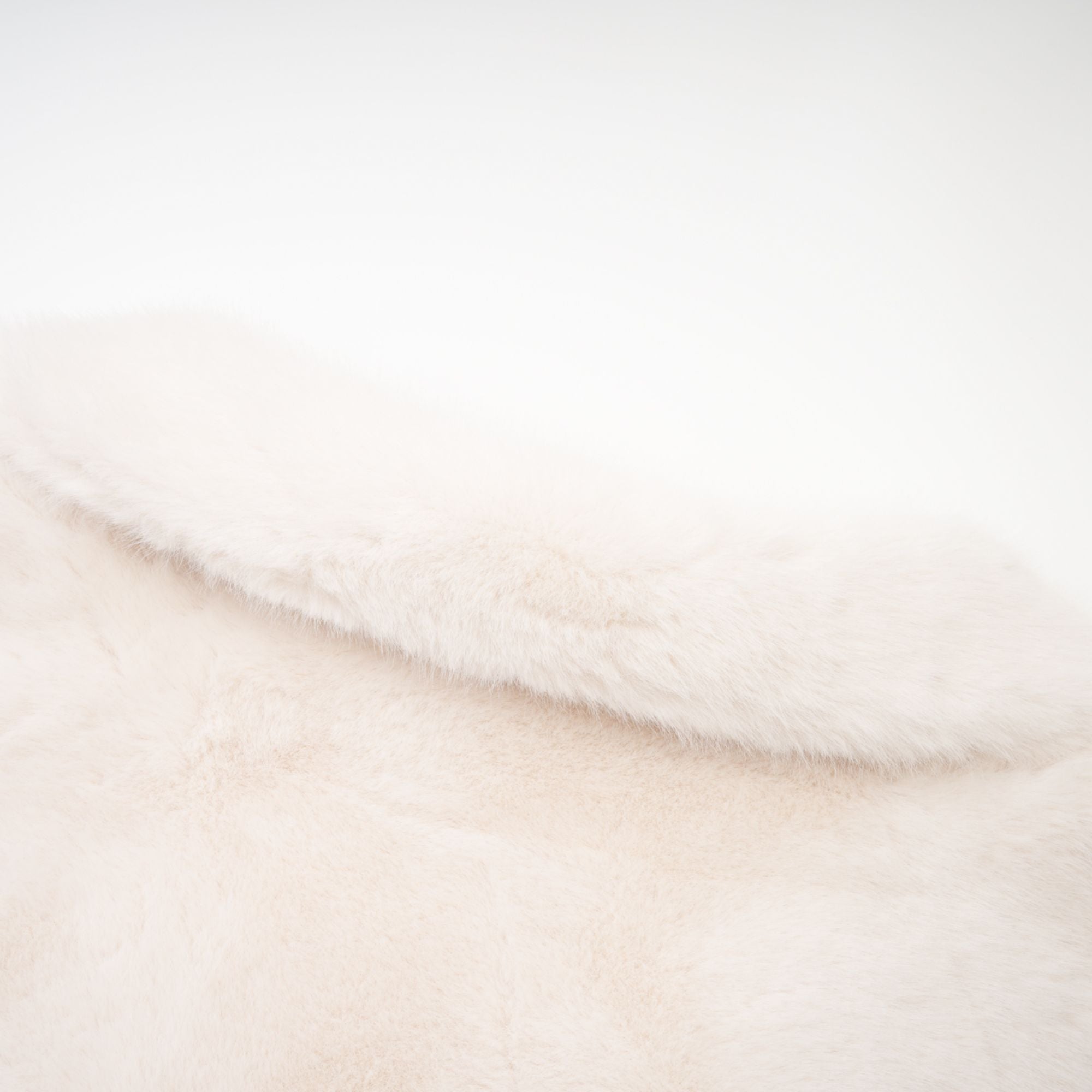 Dagnyra mink-fur coat - Miss Rosier - Women's Online Boutique